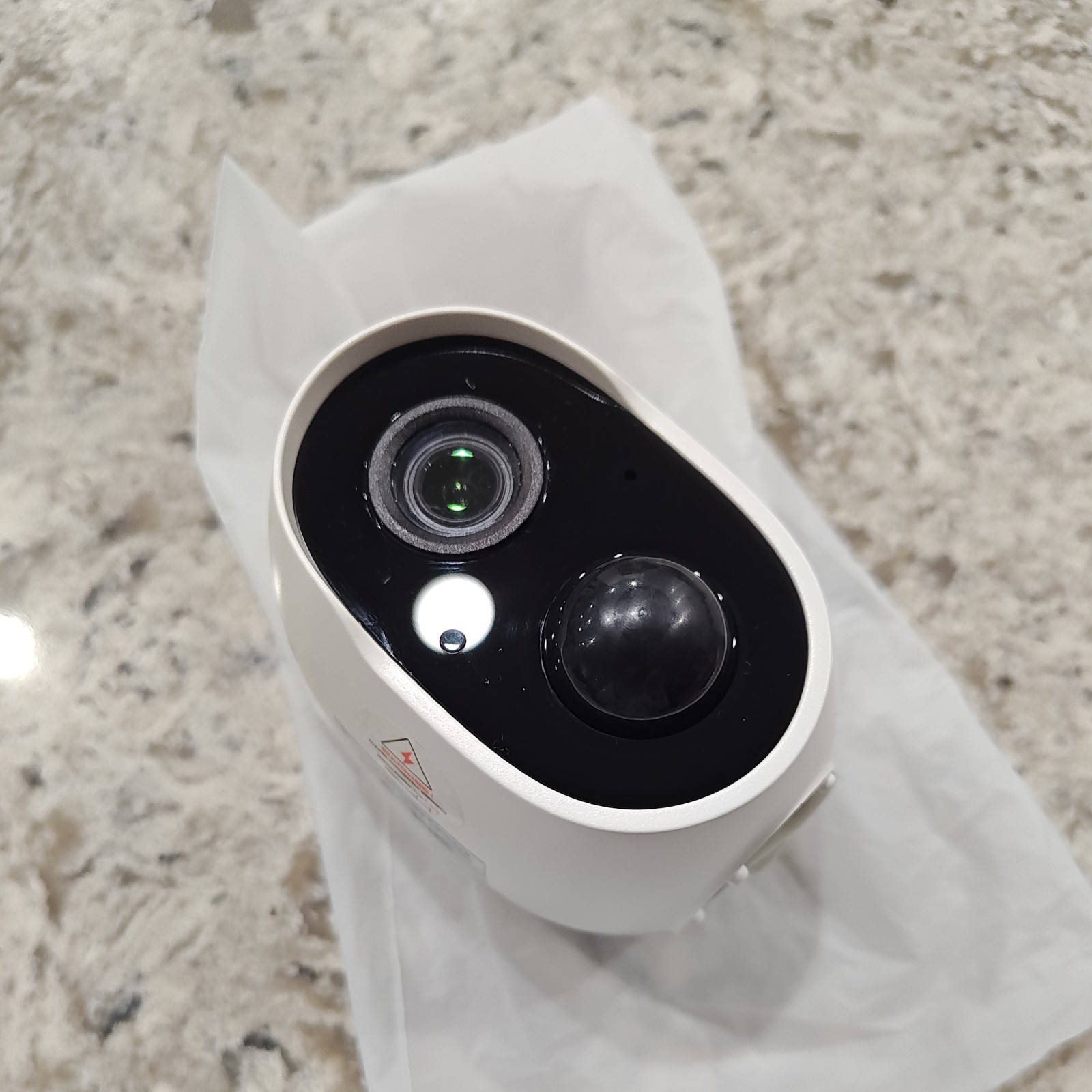 Wi-Fi Camera 720 X 1280, 2.4 GHz, Speakers & Microphone, Memory Card White