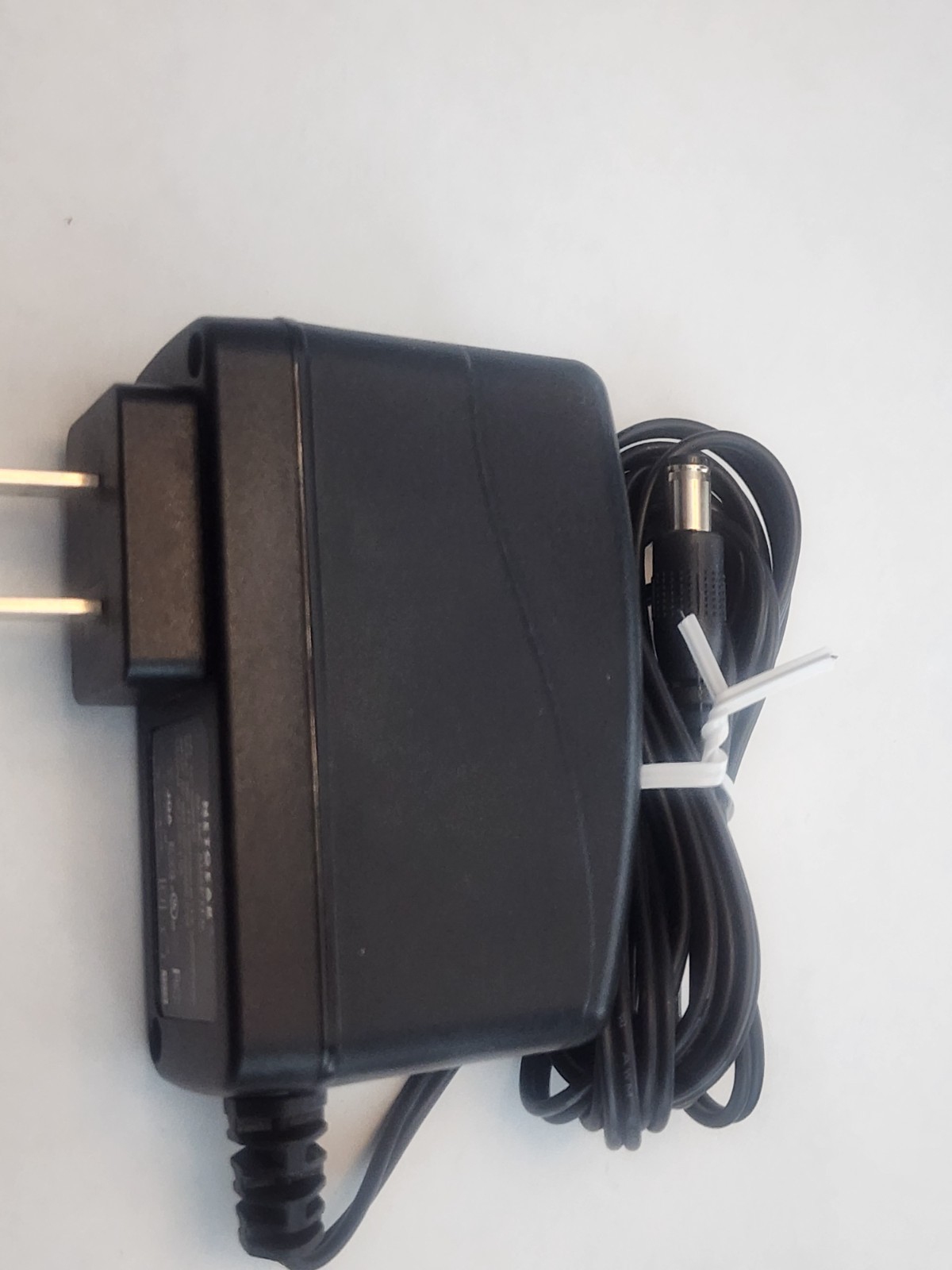 OEM NETGEAR FA-1201500SJA FA-1201500SUA 332-10209-01 AC ADAPTER 12V 1.5A A4.5