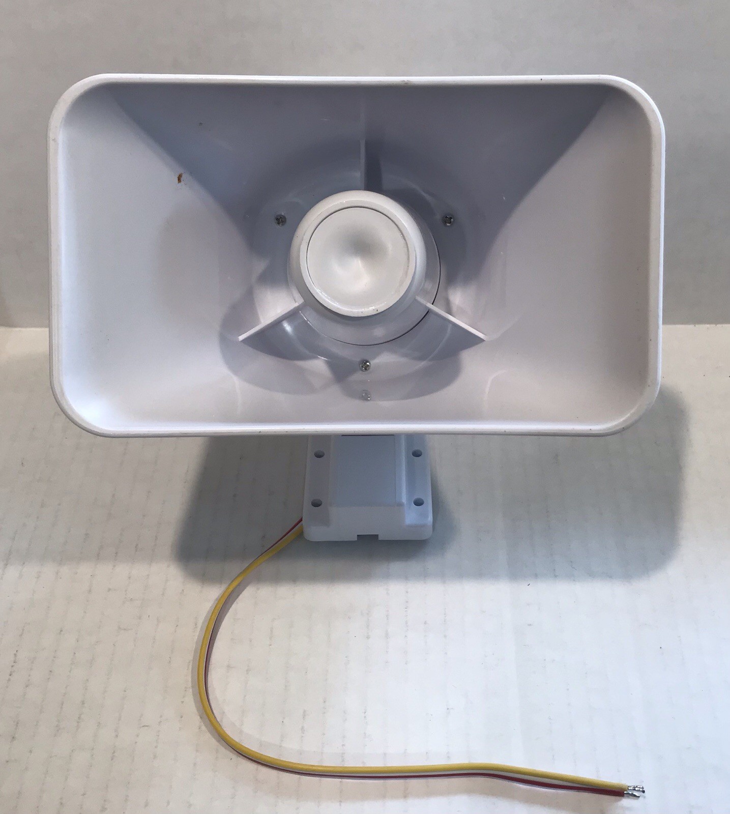 30 Watt Siren Dual Tone Indoor Outdoor Siren SD 30W 6-12VDC 1.1Ah 120db 8 X 5.5