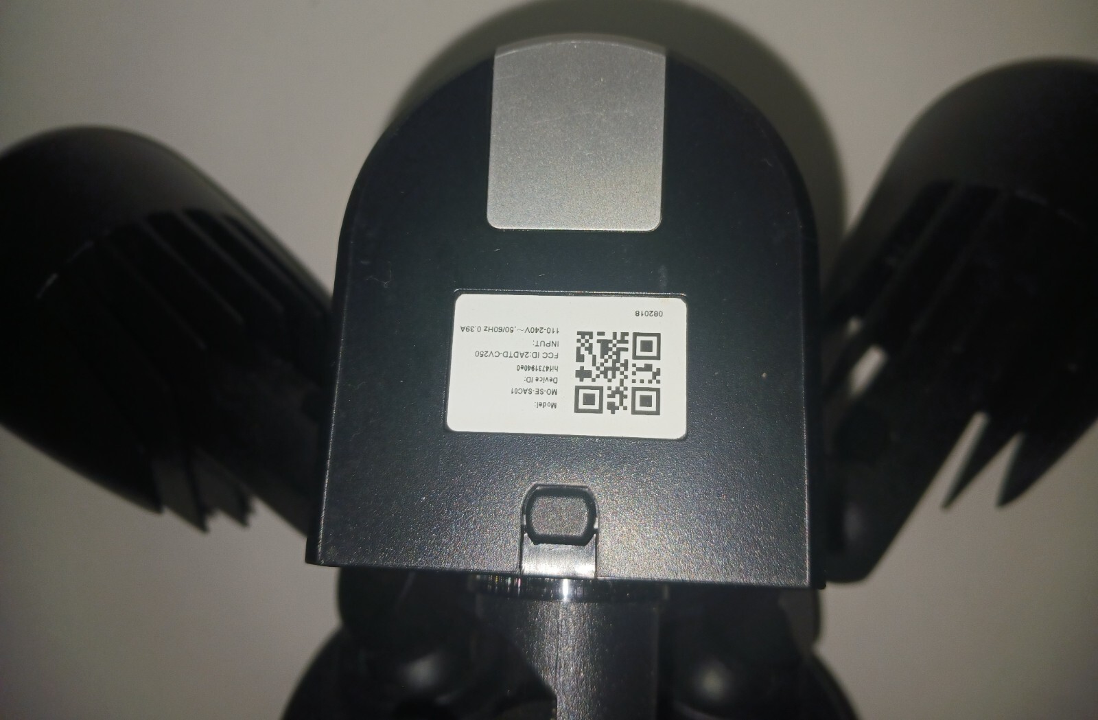 NEW – Momentum Aria LED Floodlight with Wifi Camera