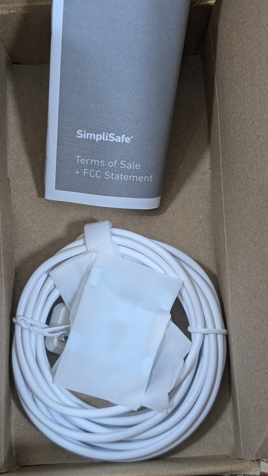 SimpliSafe CM006 Smart Alarm Night Vision Motion Camera Wireless Indoor Security