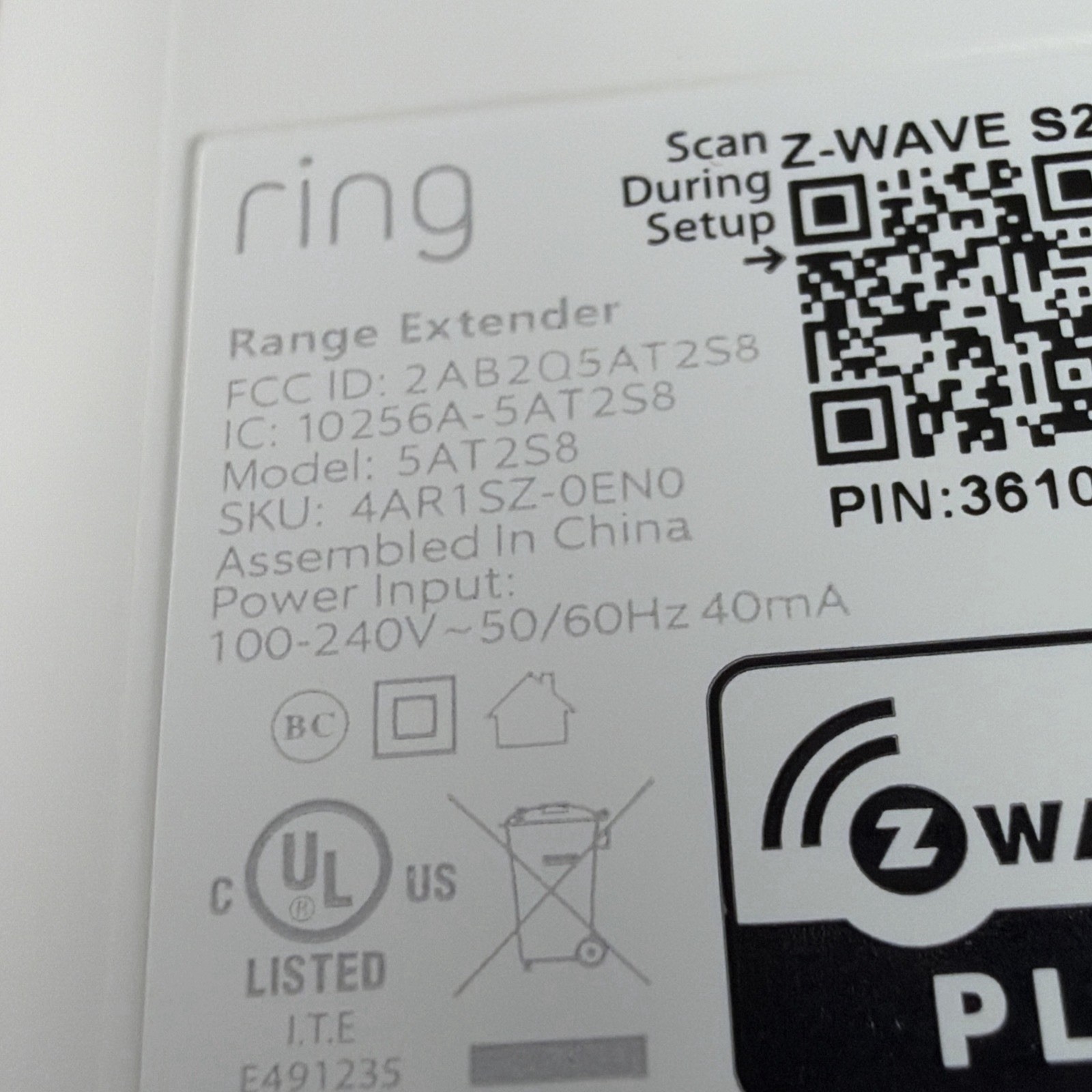 Ring Alarm Range Extender 2nd Gen for Wifi Home Security Systems 5AT2S8 White