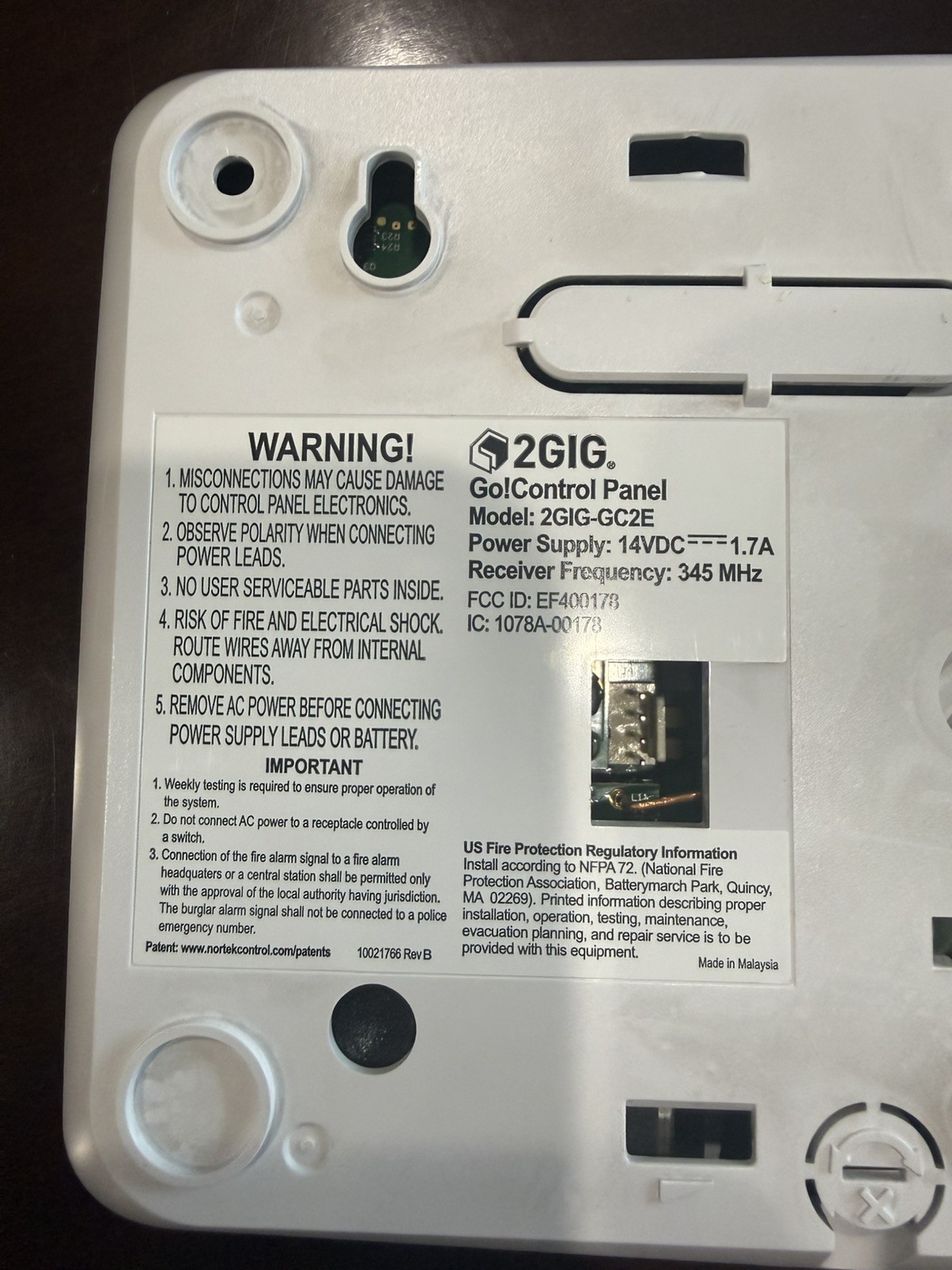 2gig gc2e security control panel includes a 2gig-Ts1-E panel