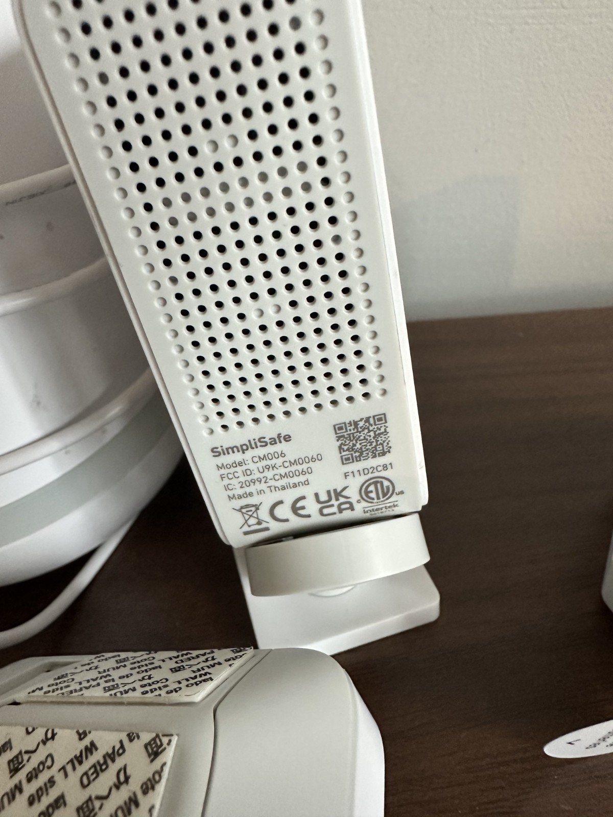 Simplisafe Security System – Keypad, (2) Motion Dectors, Camera and Door Sensor