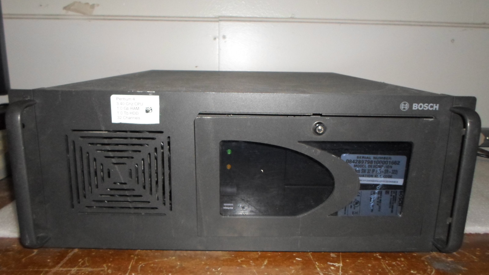 Bosch DB30C5200R2 DiBos SW 32 IP 3.4 GHz 1GB RAM 1TB HDD Windows XP 32 Ch Rack