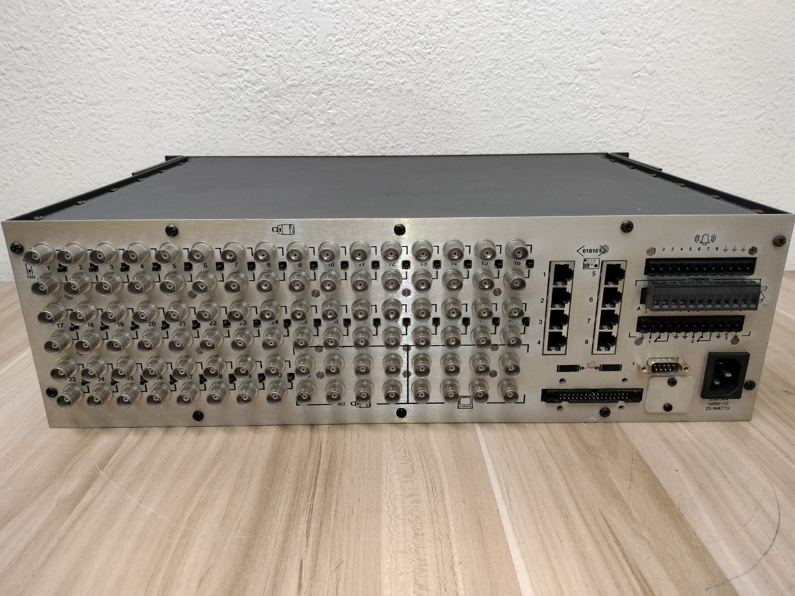 Pelco CM6800 Matrix Switcher Controller CM6800E-48X8 BNC CCTV SWITCH 48 Port