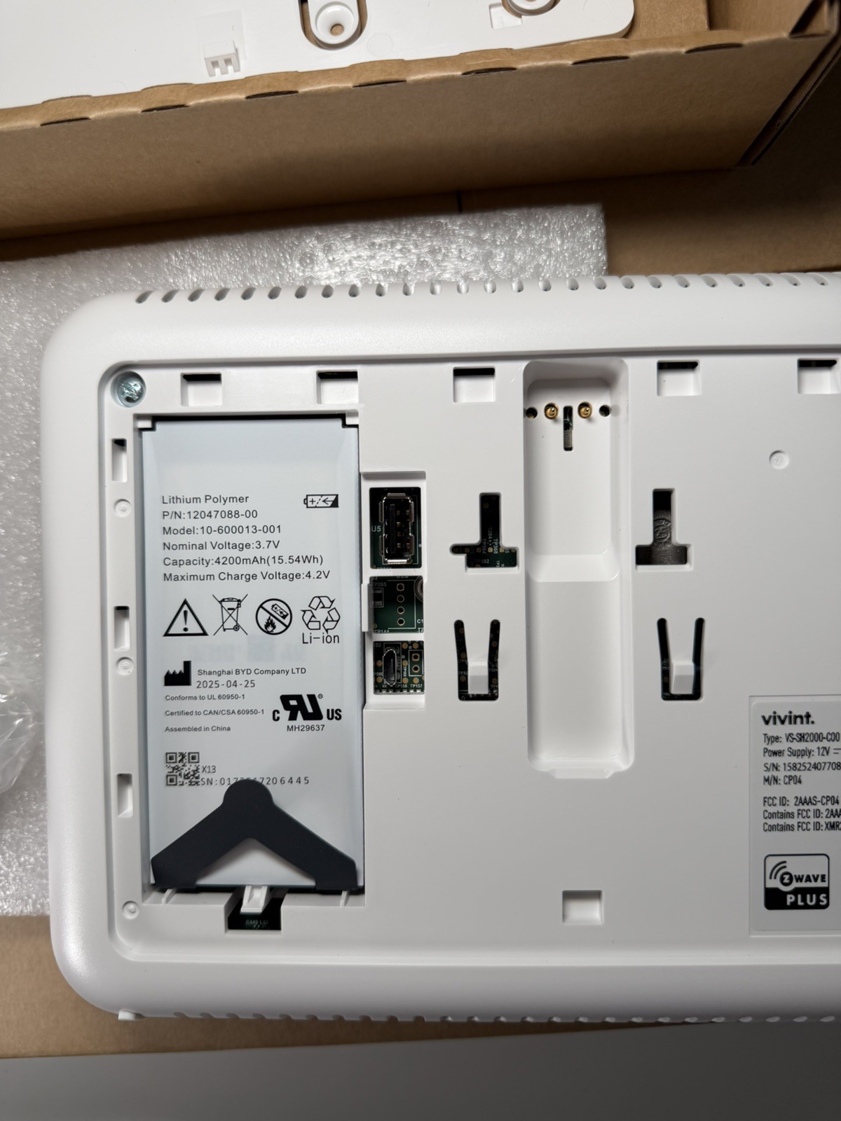 BRAND NEW Vivint Smart Home Sky Control Panel Smart Hub VS-SH2000-C00 (VE)