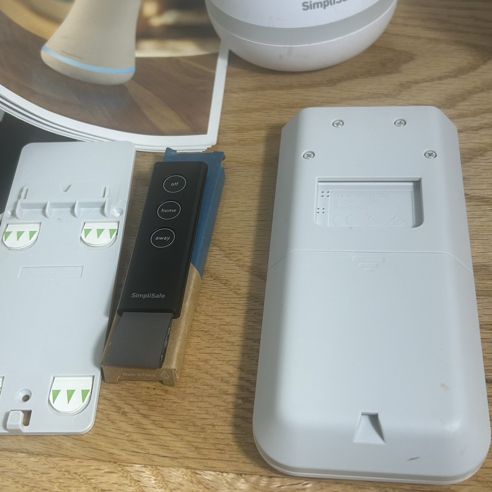 SimpliSafe SSBS3 WiFi Base Station + Wireless Keypad Home Security Sensors
