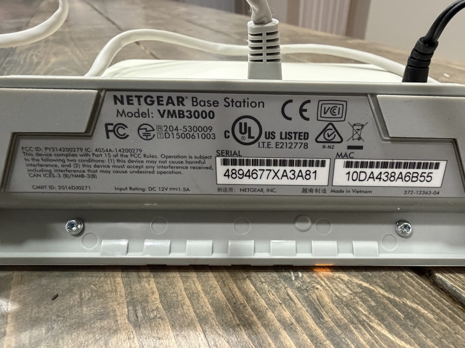 NETGEAR VMB3000 Arlo Base Station with Power Adapter And Ethernet Cable