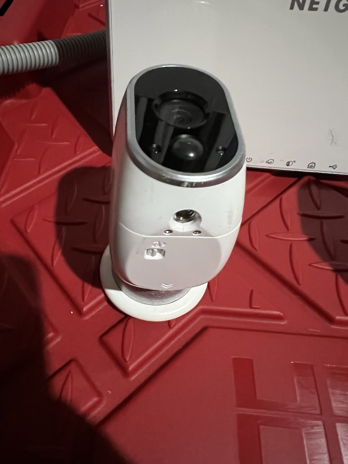 Arlo Netgear VMB3000 Wireless Security Camera System – 2 Cameras + Base Station
