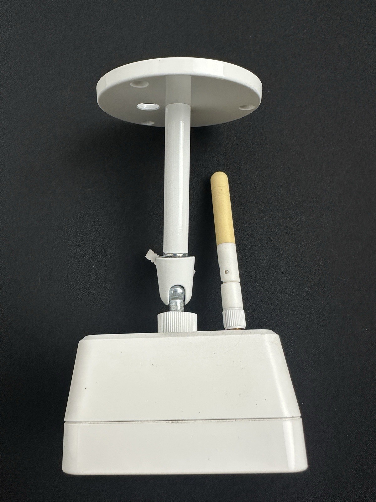 Vivint ADC-V520IR Indoor Wireless IP Camera W/Night Vision, Stand, Antenna+Cord