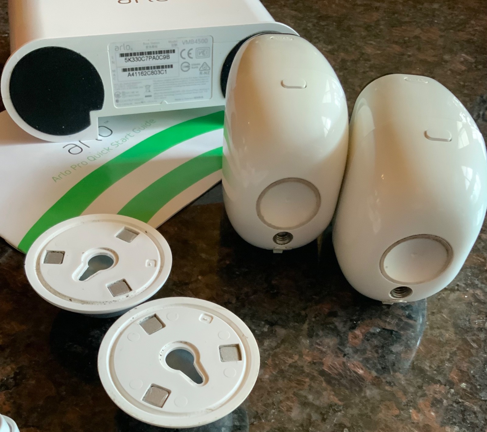Arlo Pro Security Camera System VMB4500 Base 2 Wireless VMC4030 Cameras Cords