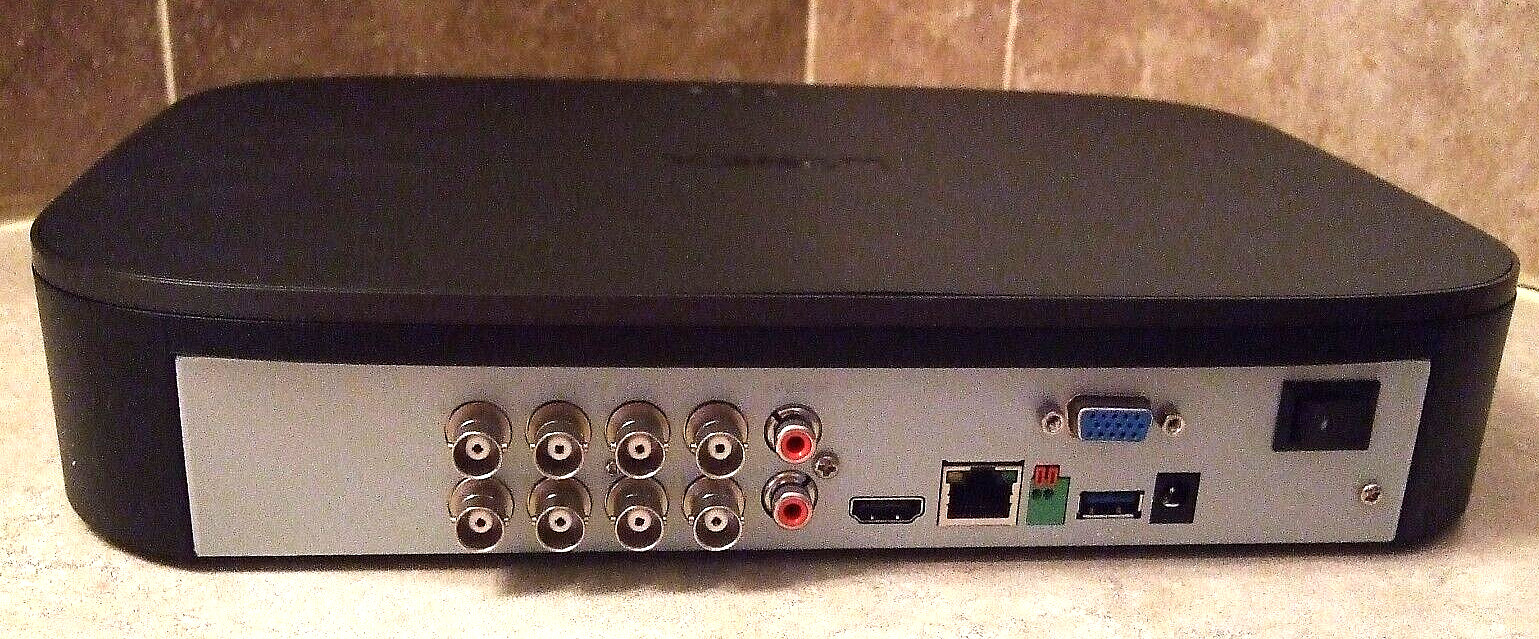 Lorex 4K Ultra HD 8CH 1TB Analog Security System – Complete System – NIB