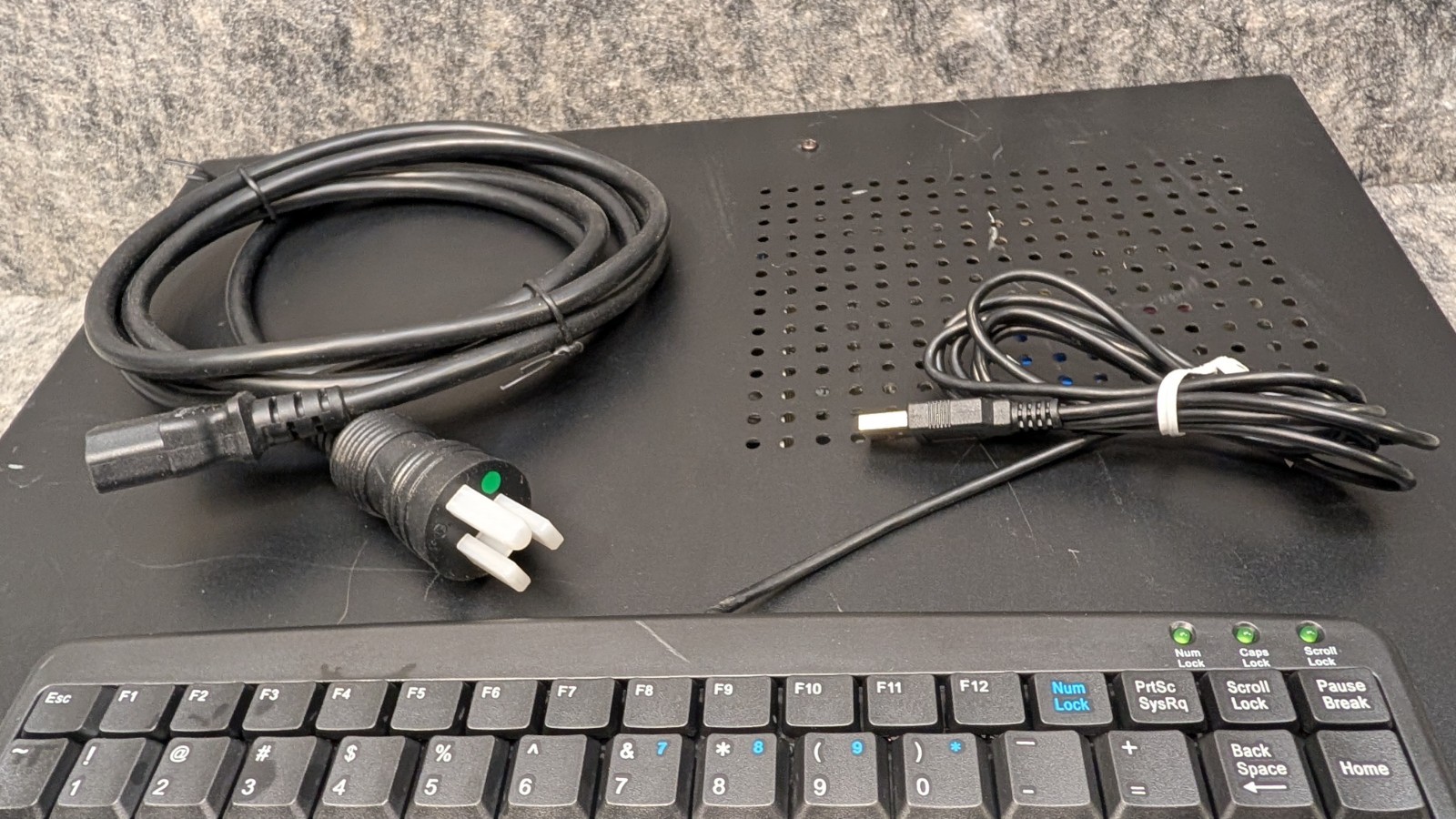 Exacq Vision 0804-02T-ELP Network Video Recorder w/ 2 TB HDD & Keyboard