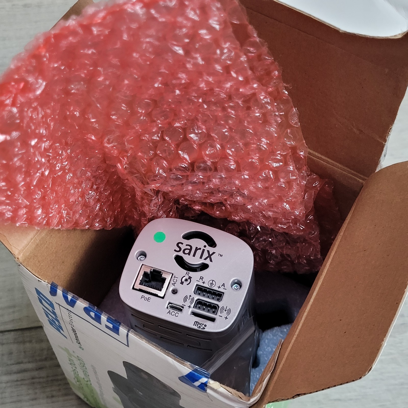 Pelco Sarix IXE Series Box Camera w/SureVision IP SRX E CAM 1MP Ver 2.1/2.0 NEW