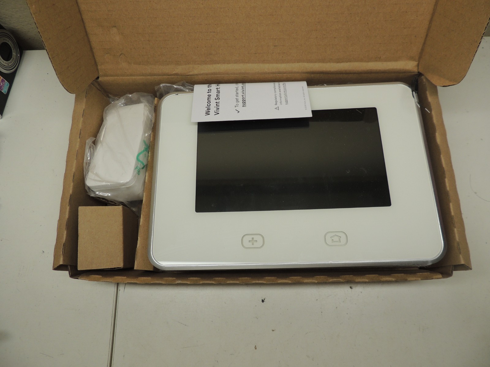 Vivint SkyControl 2.0 Master Control Panel V-MP2-345 Panel Open box