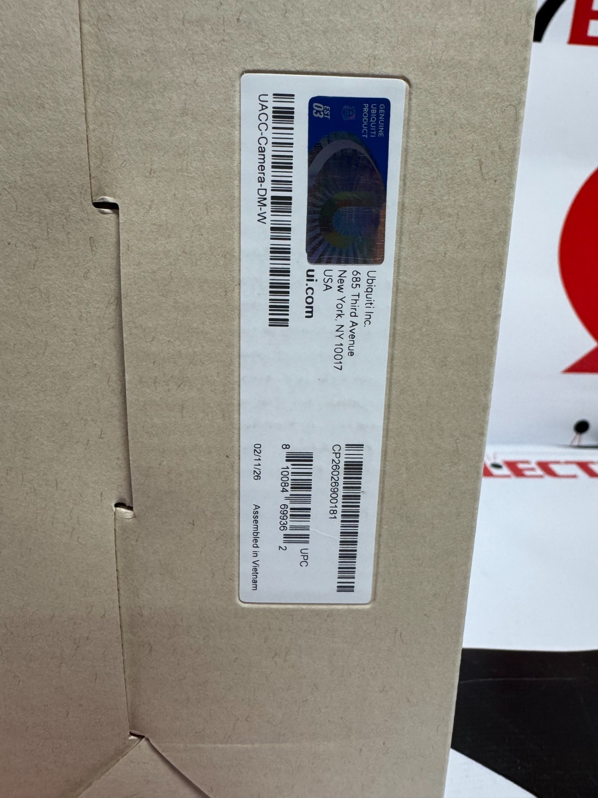 Ubiquiti UniFi Camera Dual Mount White (UACC-Camera-DM-W) New In Box