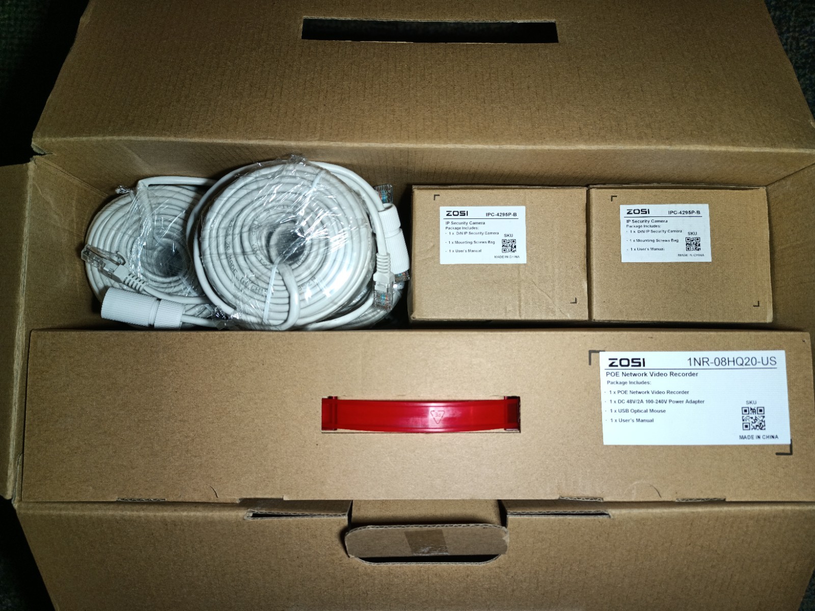 NIB Zosi 8HQ-4295B4-20-US POE 8 Chan (4)5MP Cameras With 4K NVR & Patch Cables