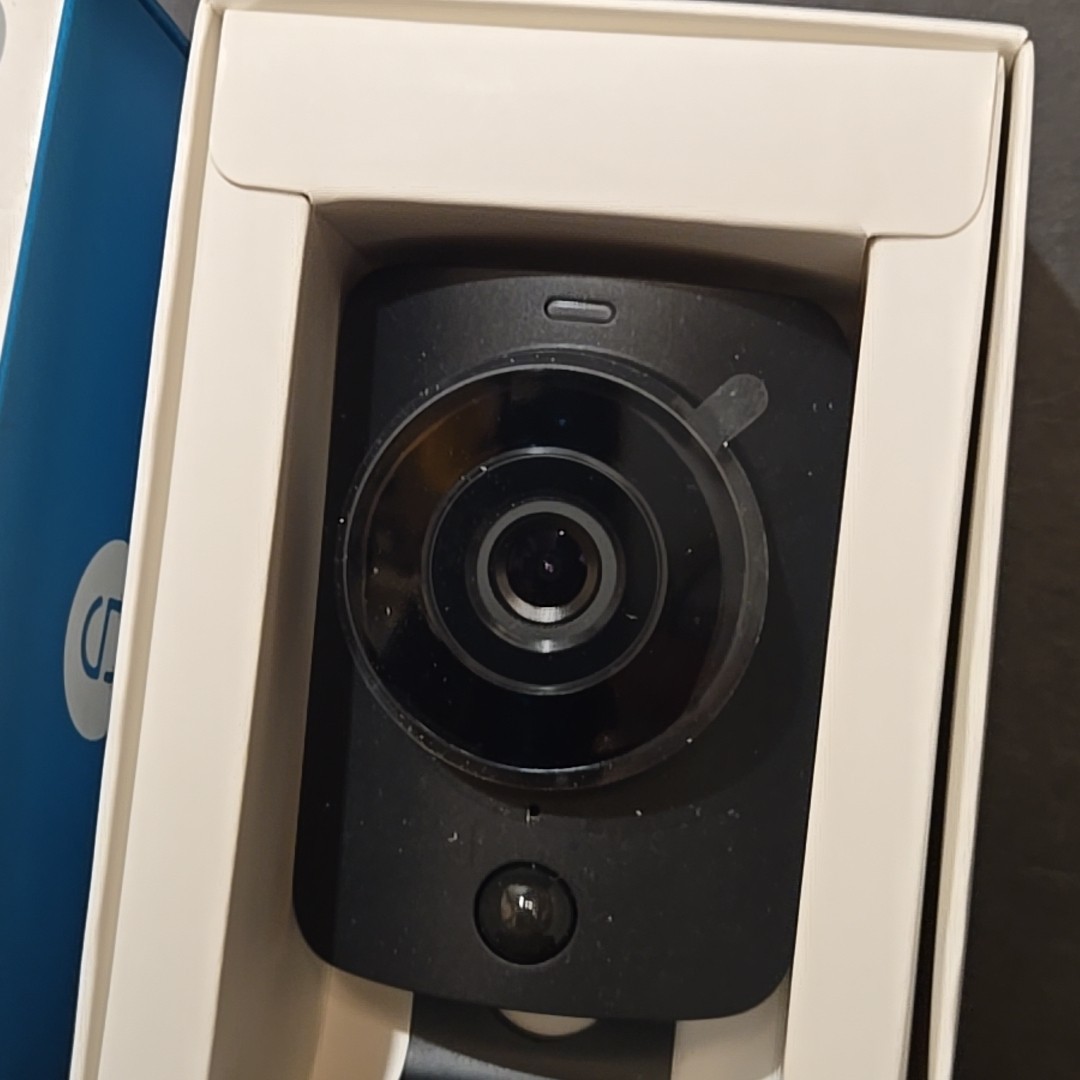 SimpliSafe SimpliCam 1080p Wireless Security Camera – Black SSCM1 Open Box