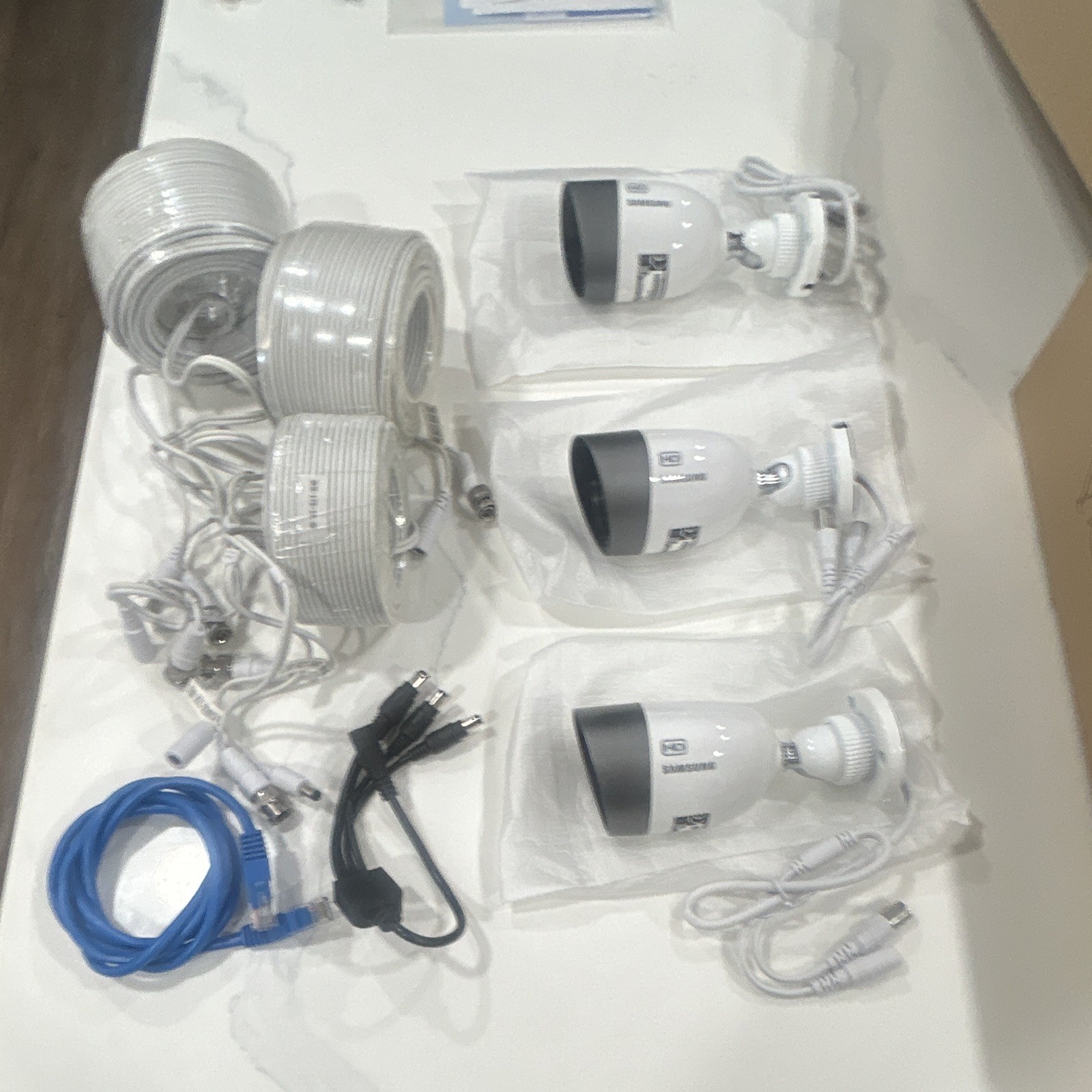 Samsung SDH-C5100N/US Security Camera Kit – Partial / New open Box (3 Cameras)