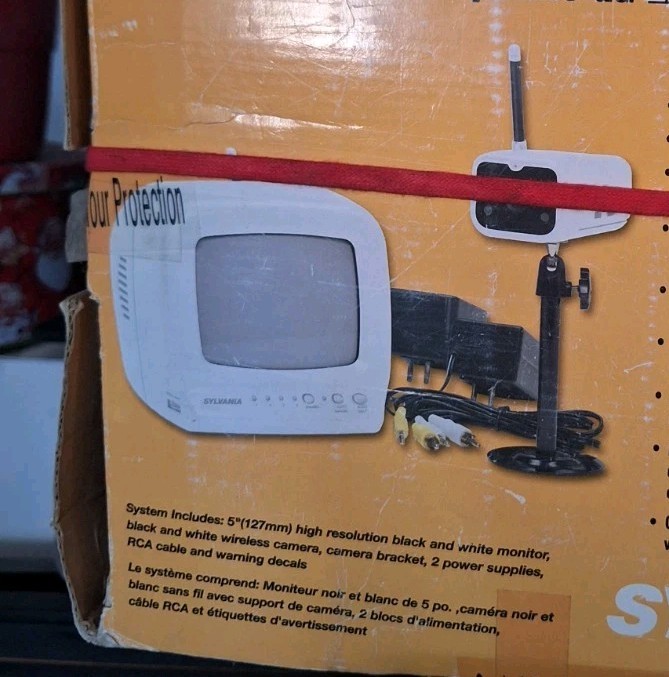 Sylvania SY4225 2.4 GHz Wireless B/W Video Security System. Only 1 LEFT. FAST SH