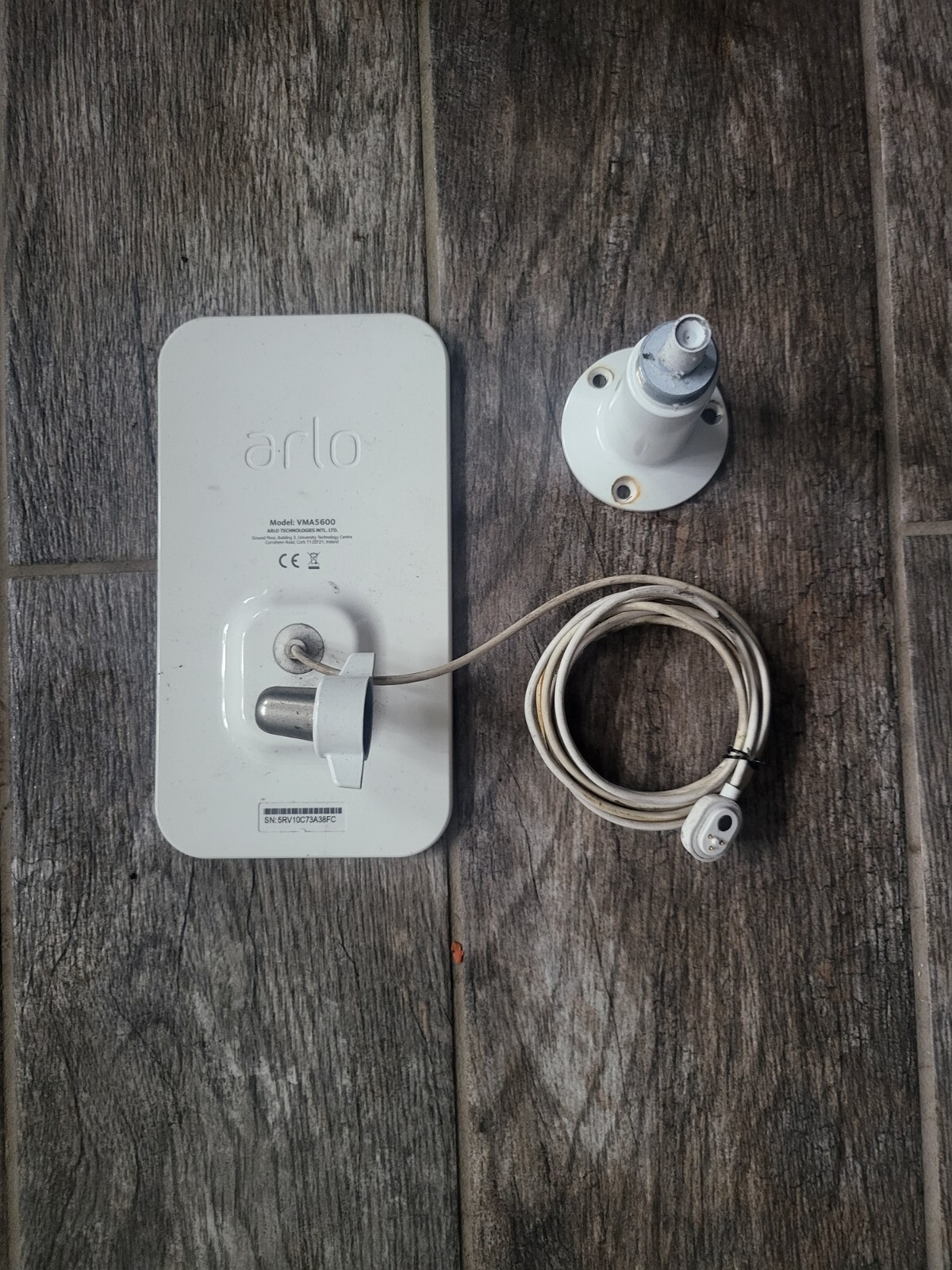 Arlo VMA5600 Solar Panel Charger – White
