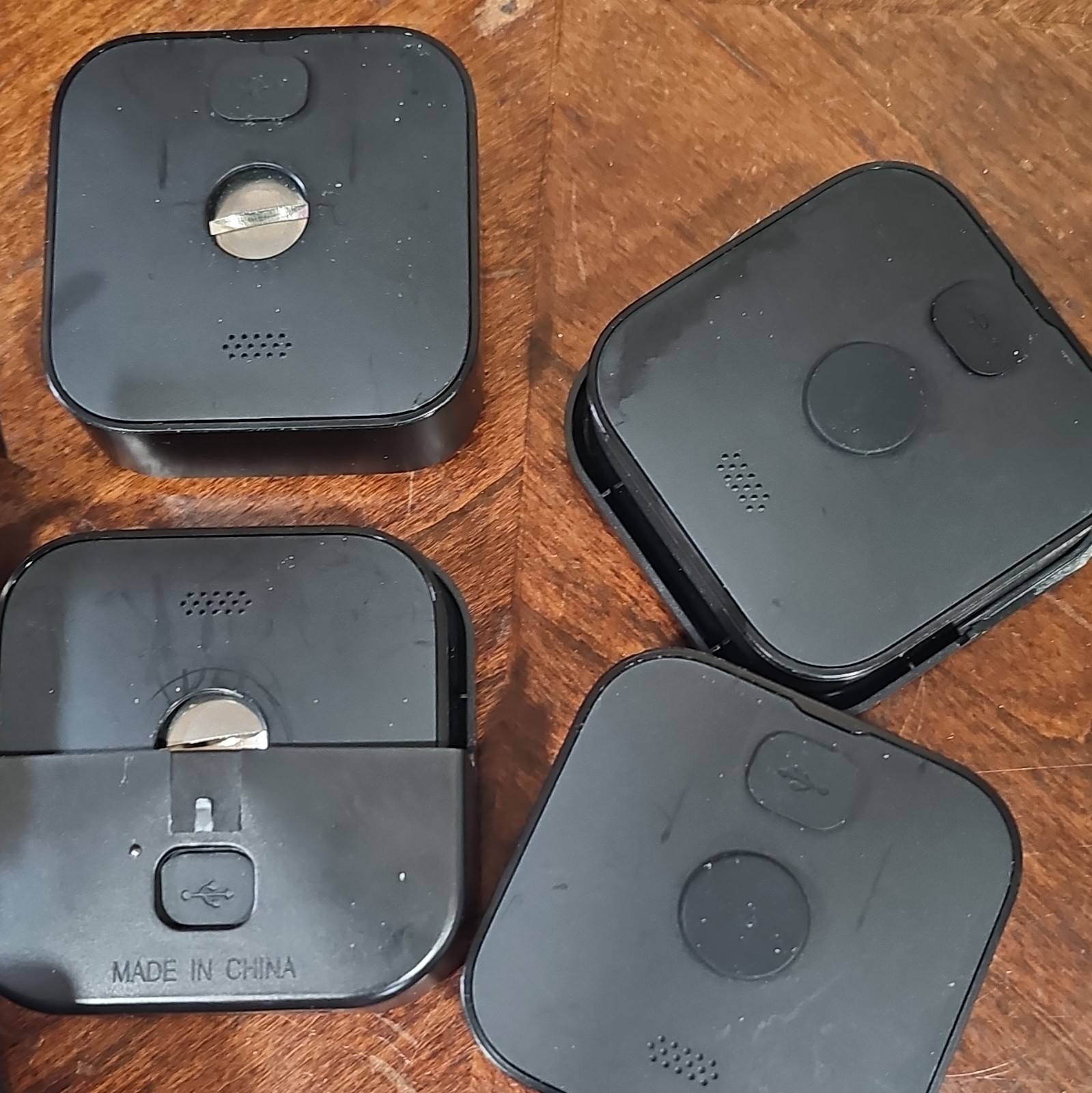 Blink Indoor WiFi Security Camera System 4 Cameras w/ Blink Mini model BCM00300U