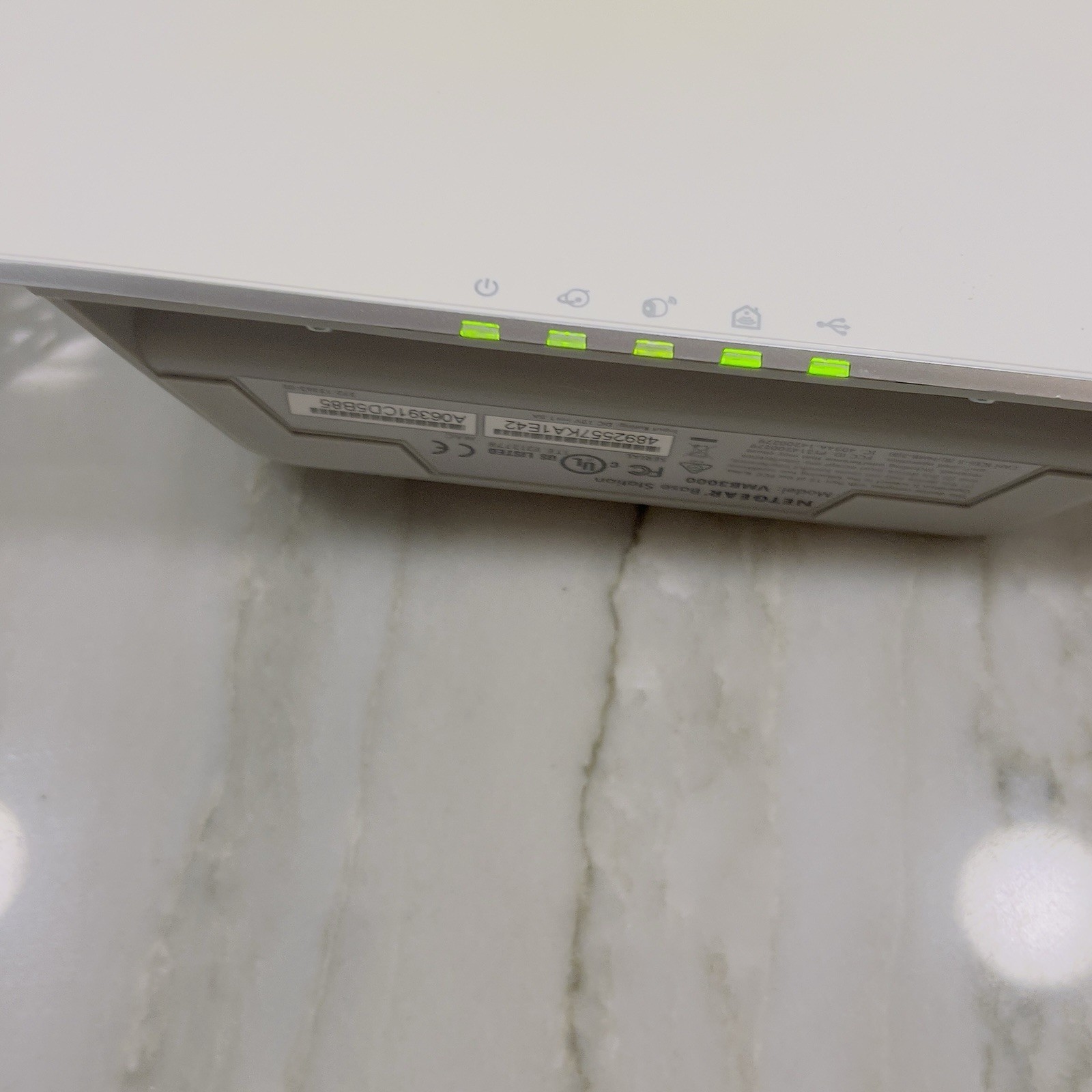Netgear Arlo VMB3000 Base Station w/ 4 Cameras VMC3030 & Stand Used Tested Works