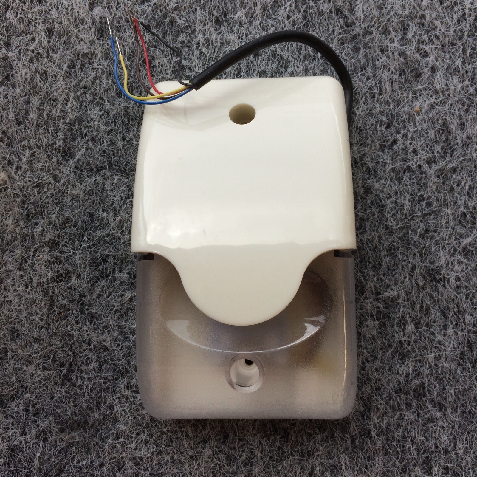 W Box 0E-SRNSTROBT Indoor/Outdoor Tamperproof Siren / Strobe, Blue