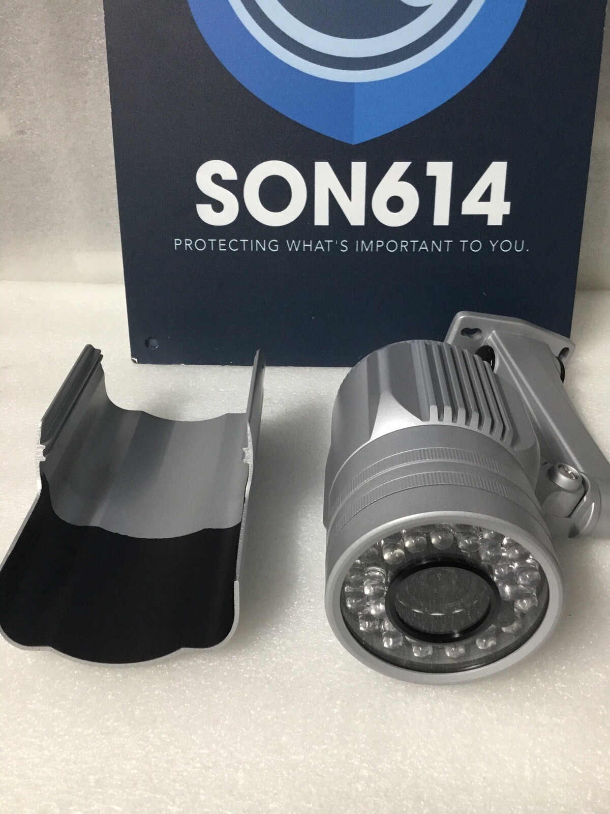 Security Color Camera W/ IR Day/Night Weather Resistance 600TVL 9-22mm PAL NEW!