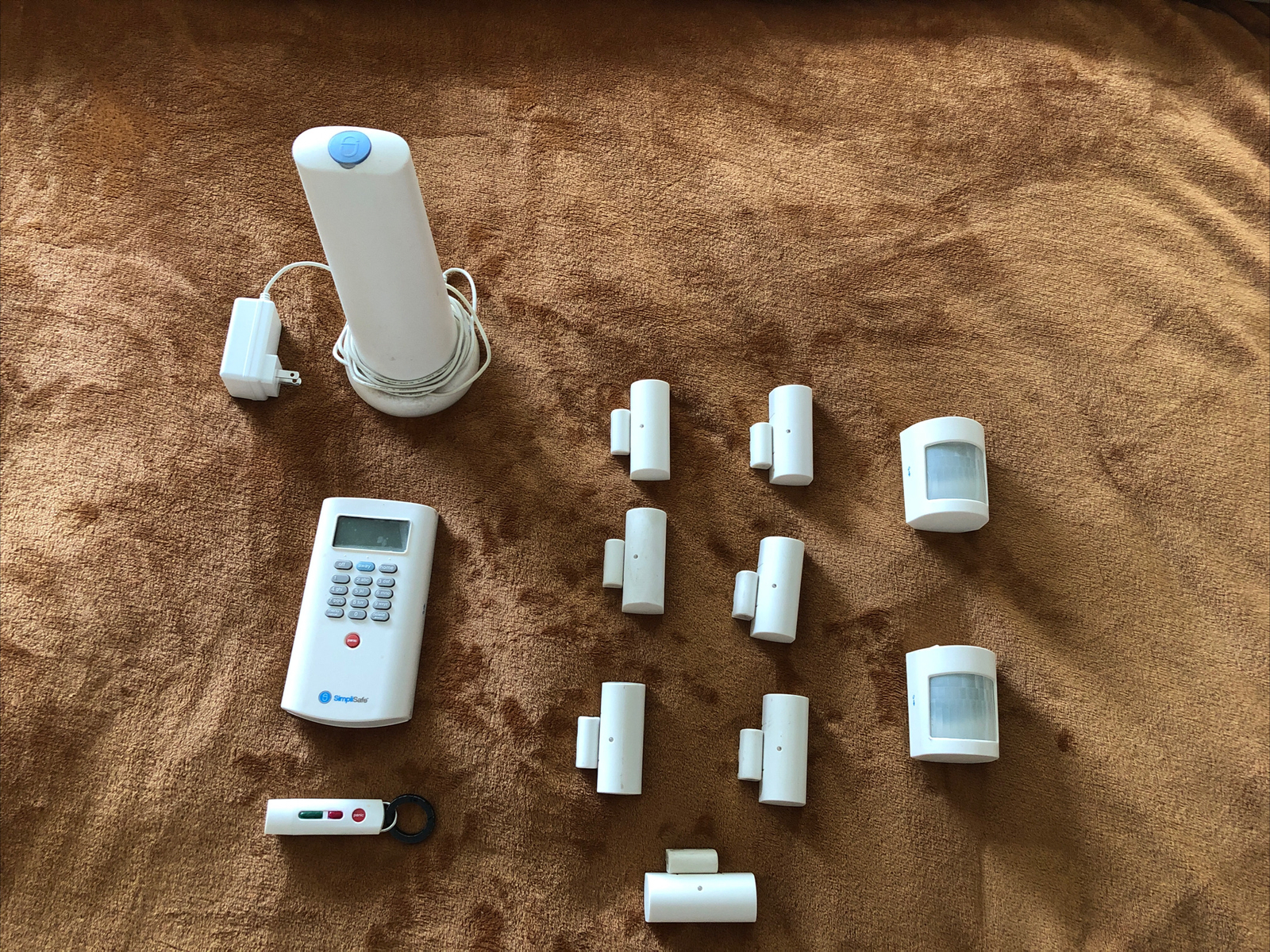 Simplisafe Security System, 7 Entry Sens. 2 Mot Sens. Fob, Keypad. Smoke, Alarm