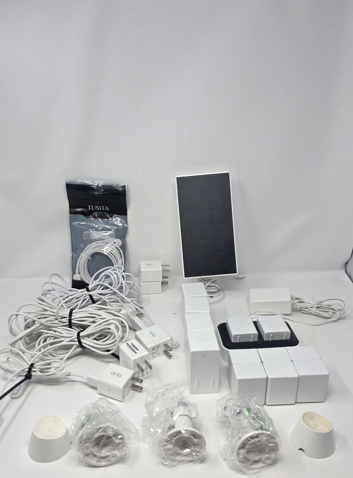 Arlo Camera Accessories, Batteries, Charges, Plugs And More.