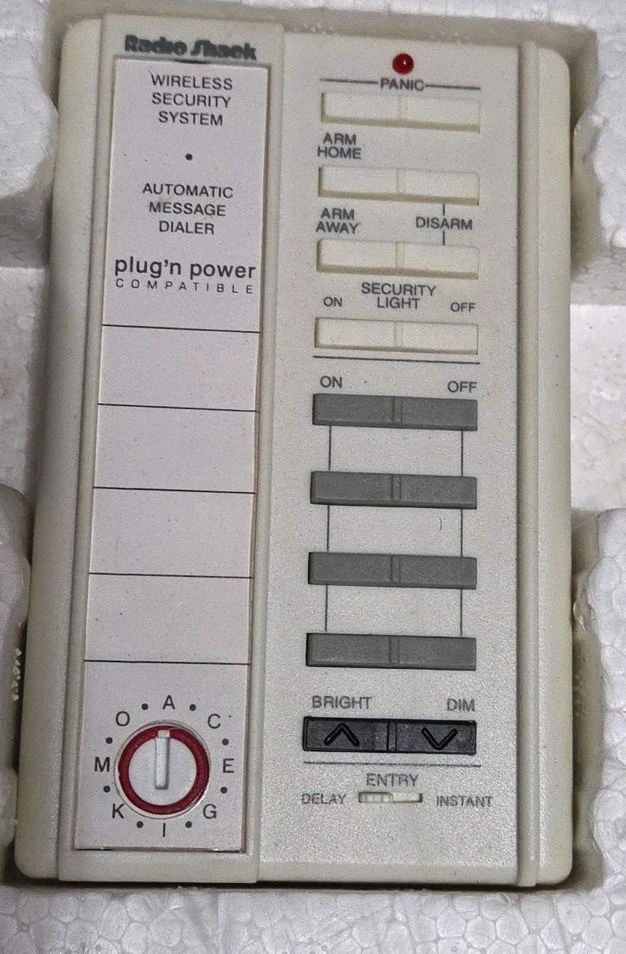 Radio Shack Wireless Home Security System from 1994 – 61-2610 49-2551A