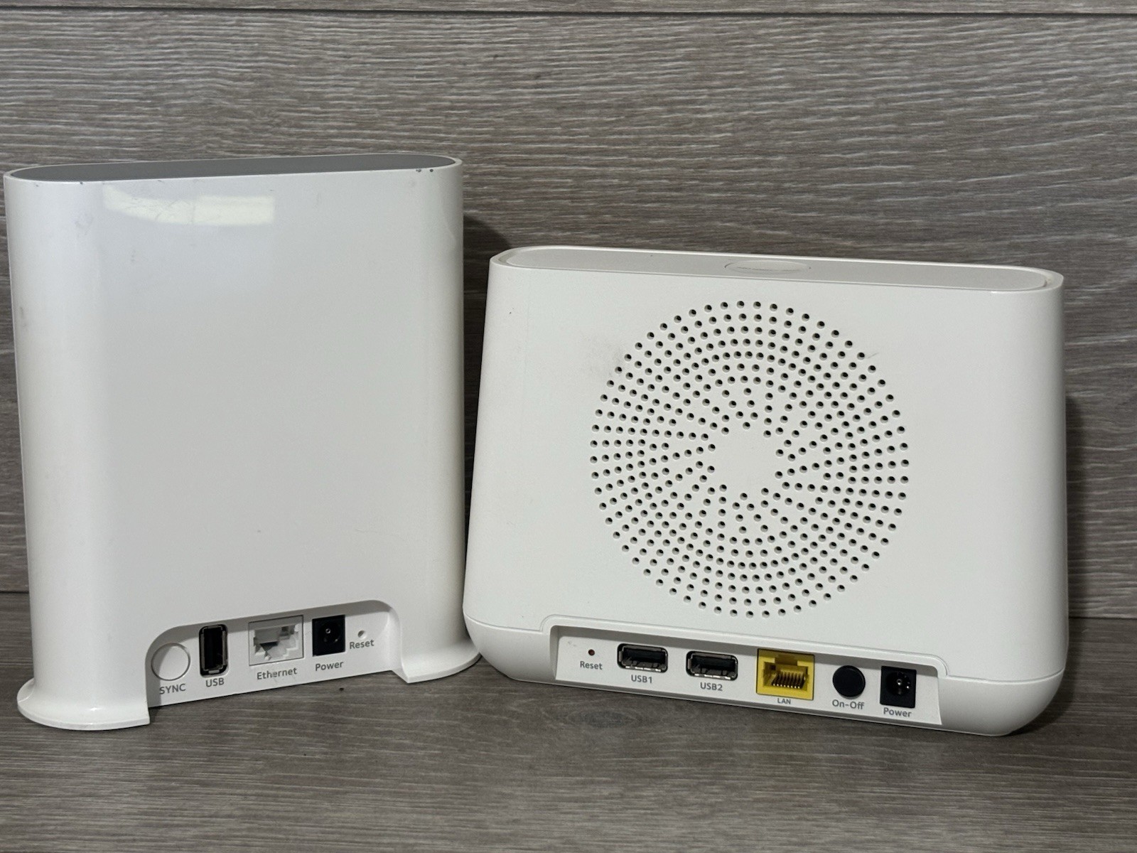 2x NETGEAR Arlo Base Stations VMB40000 VMB4540 and 2 VMC4030P Cameras – AS-IS