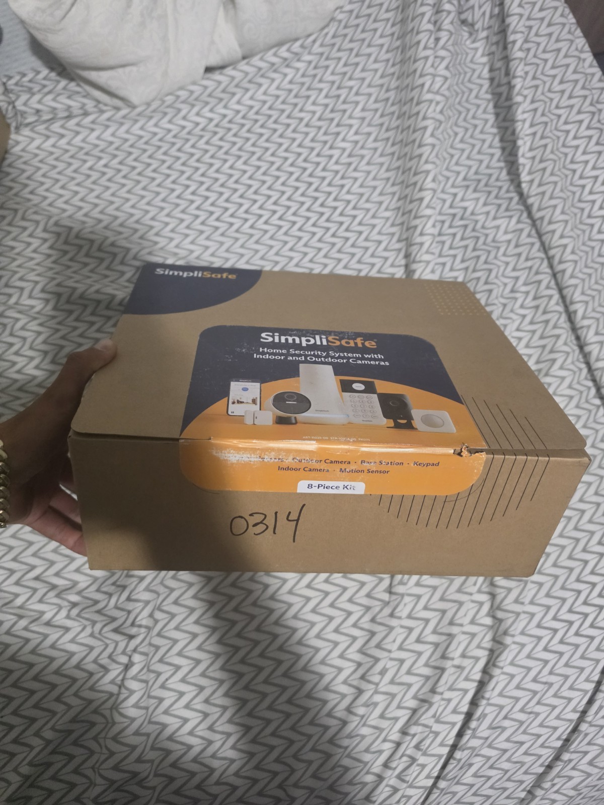 SimpliSafe Wireless Home Security With Indoor & Outdoor Cameras (NEW)
