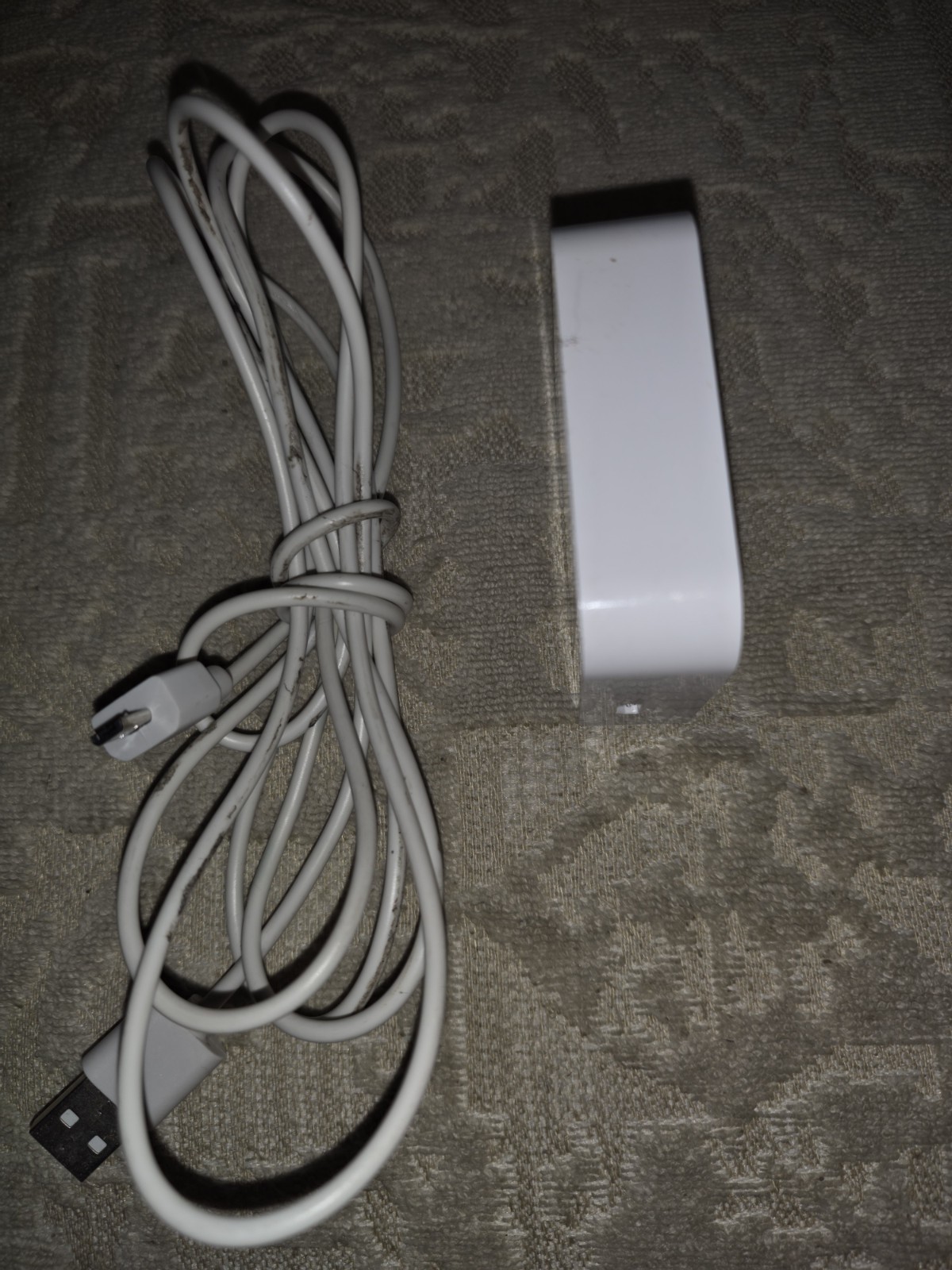 Blink Wireless Indoor/Outdoor Security Camera w/ Sync Module 2 USB Cable Alexa