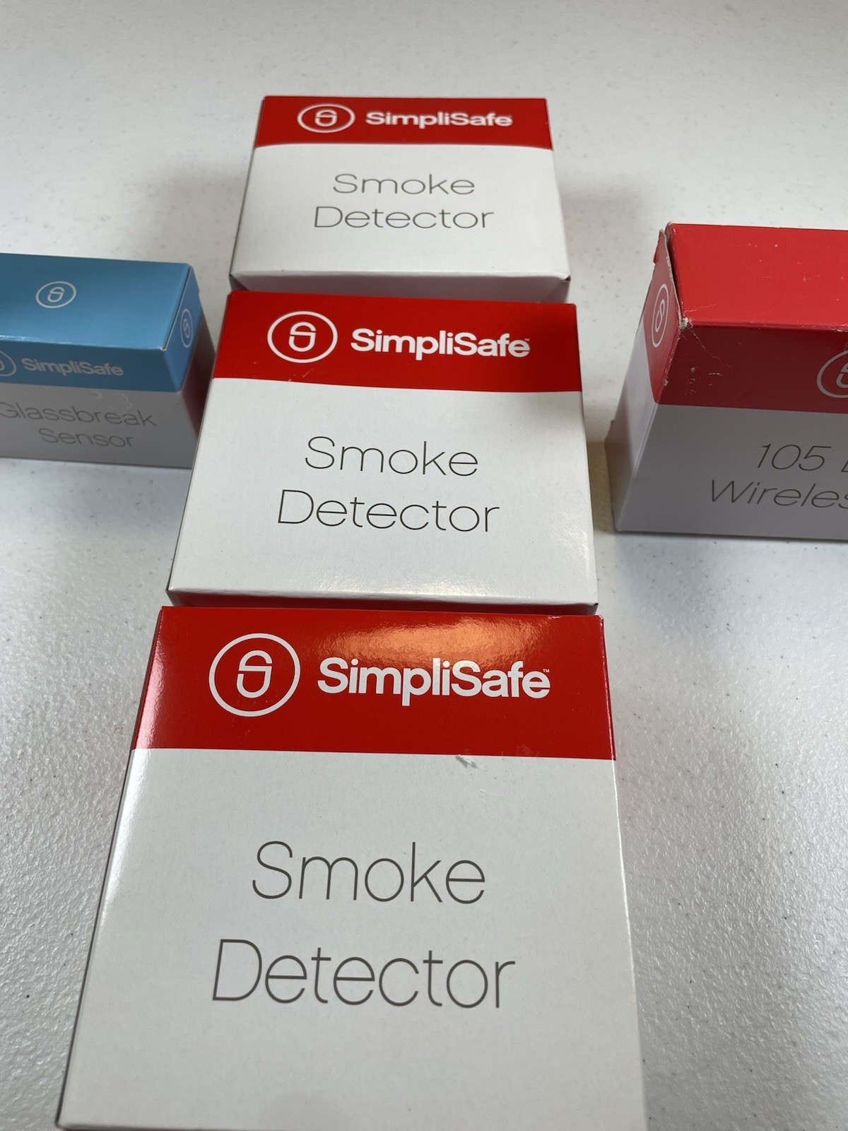 Simply Safe alarm system Lot of 9 Accessories Motion, Smoke, Glass Break, Siren