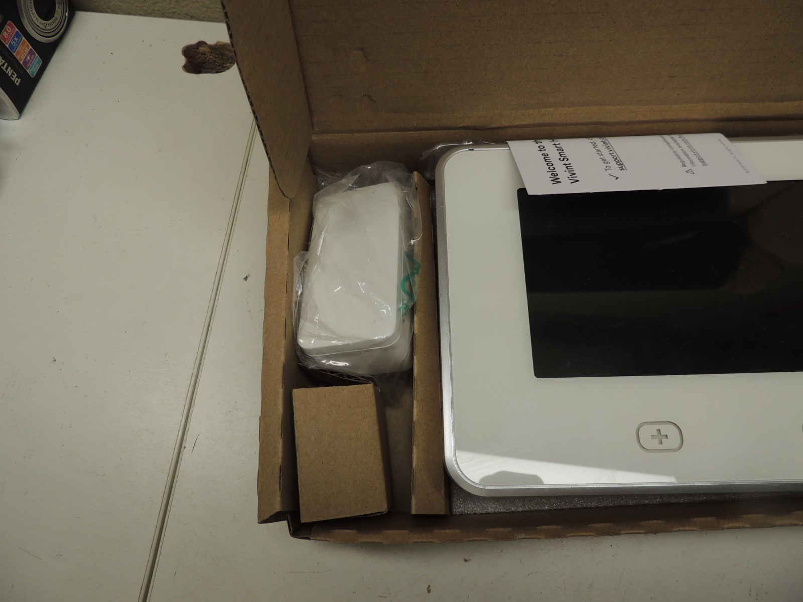 Vivint SkyControl 2.0 Master Control Panel V-MP2-345 Panel Open box