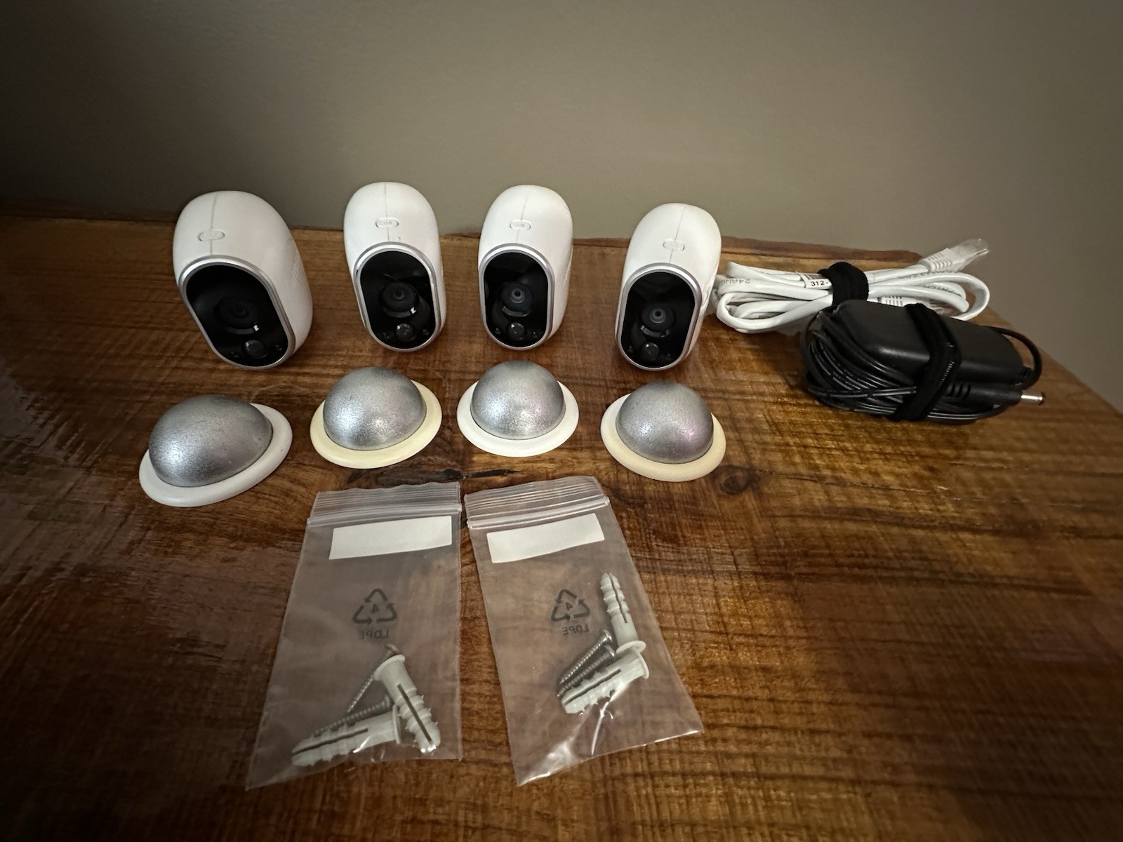 Arlo 4 Camera Wireless Security System Motion Detection Night Vision VMS3430