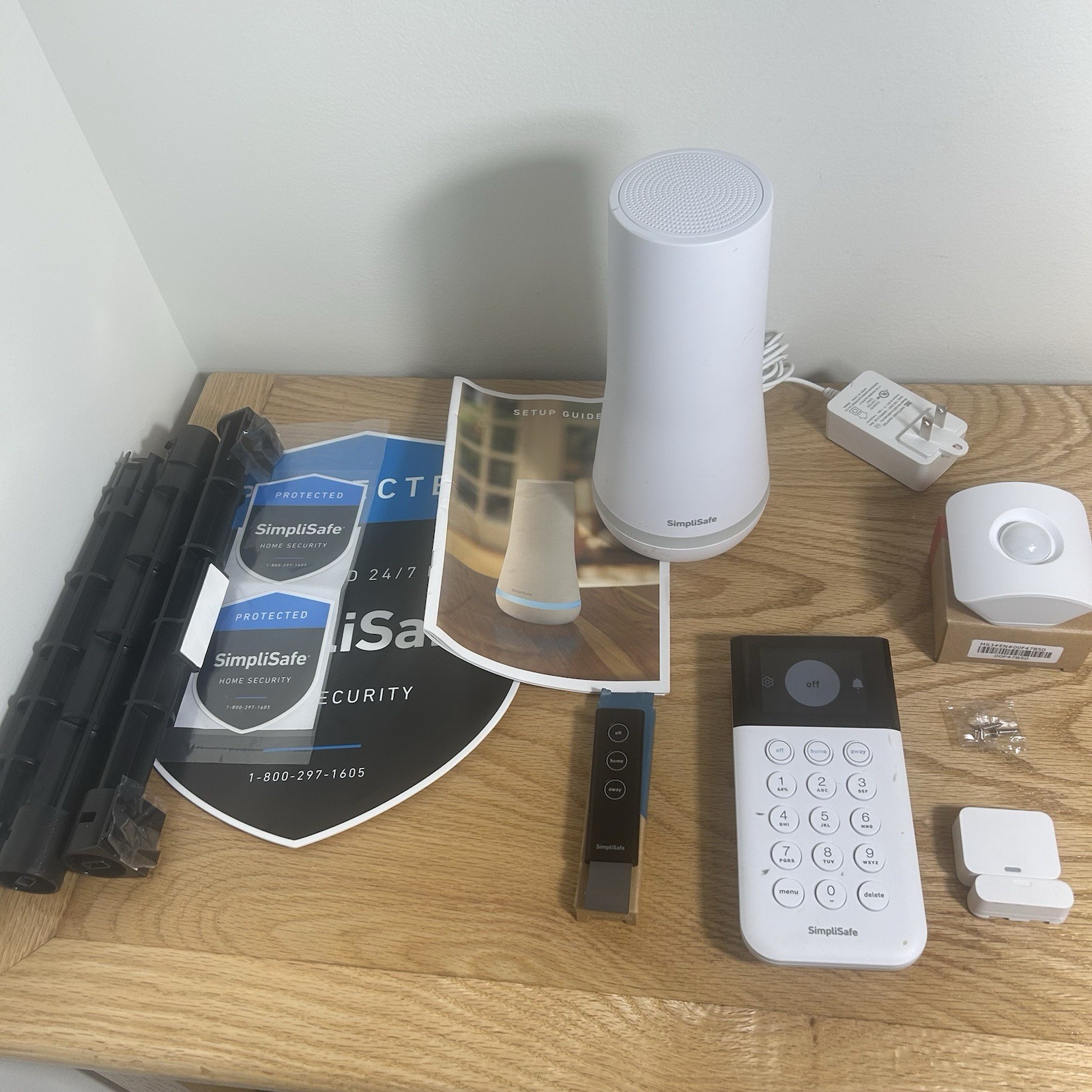 SimpliSafe SSBS3 WiFi Base Station + Wireless Keypad Home Security Sensors