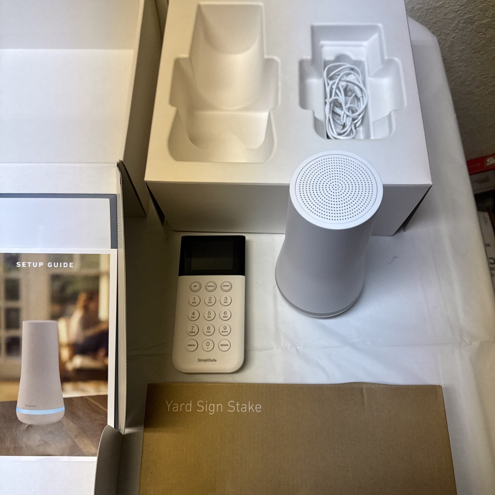 SimpliSafe 10-Piece DIY Home Security Kit with 1080p HD Security Camera HSK 101
