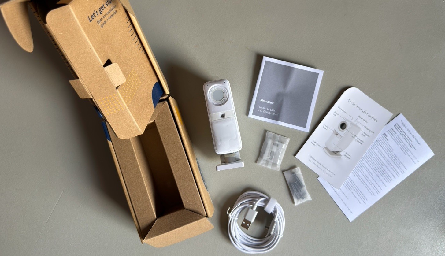 SimpliSafe CM006 Smart Alarm Night Vision Motion Camera Wireless Indoor Security