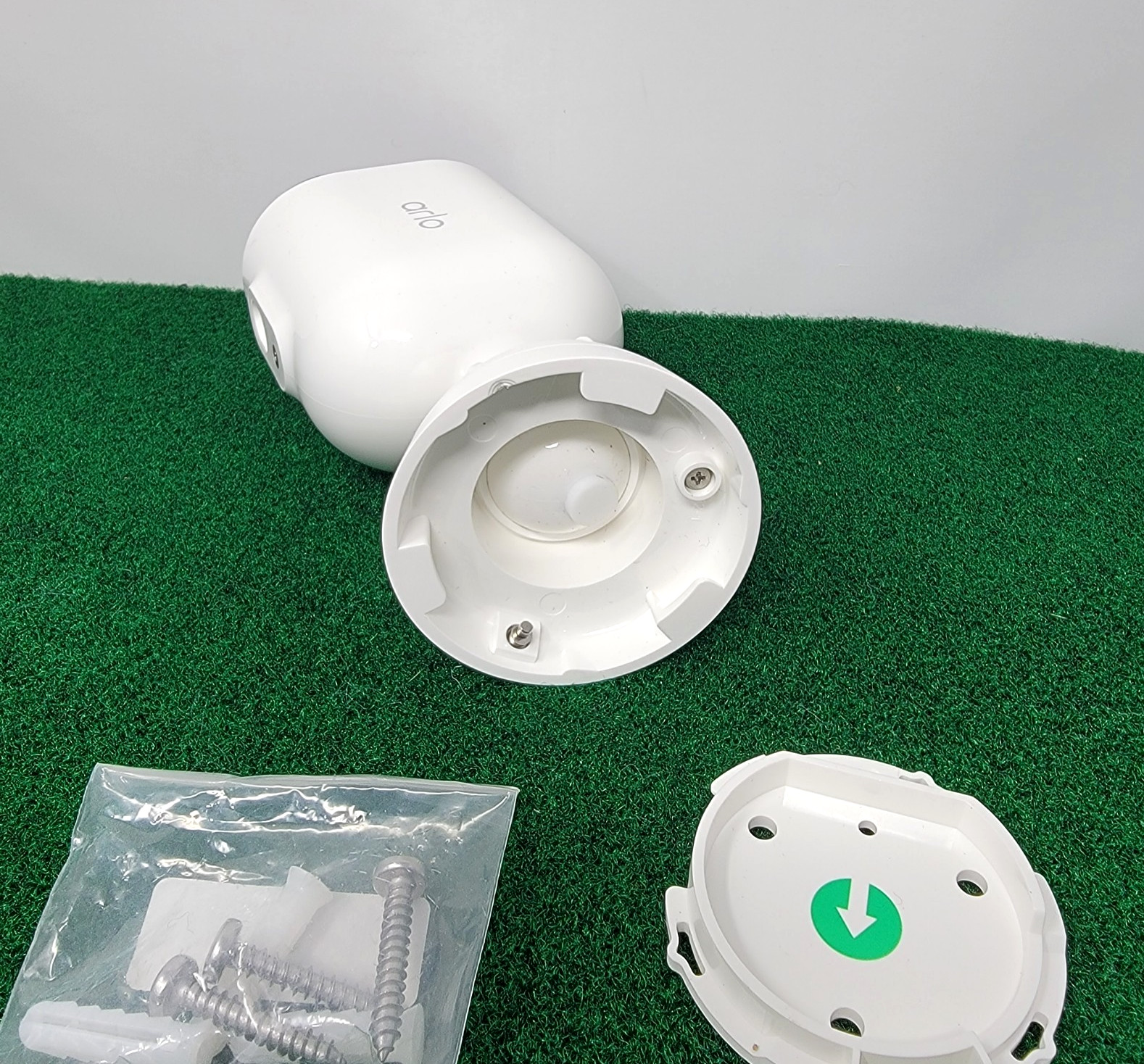 Arlo Ultra UHD 4K Add-on Security Camera – VMC5040 Battery Mount Charger Lot