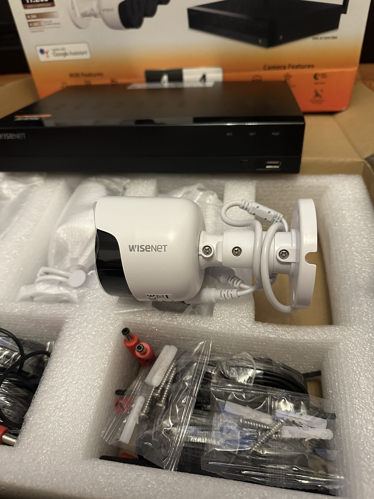 Wisenet SNK-B73047BW 1TB HD, 4 Bullet Cameras 1080p Dual Antenna Indoor/Outdoor