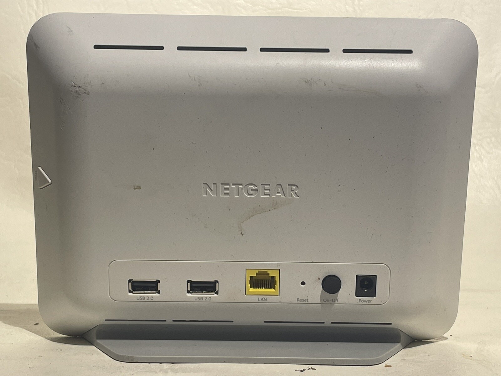 Netgear SecurityBaseStation Wireless Wi-Fi Router VMB3000 Hub UNIT ONLY