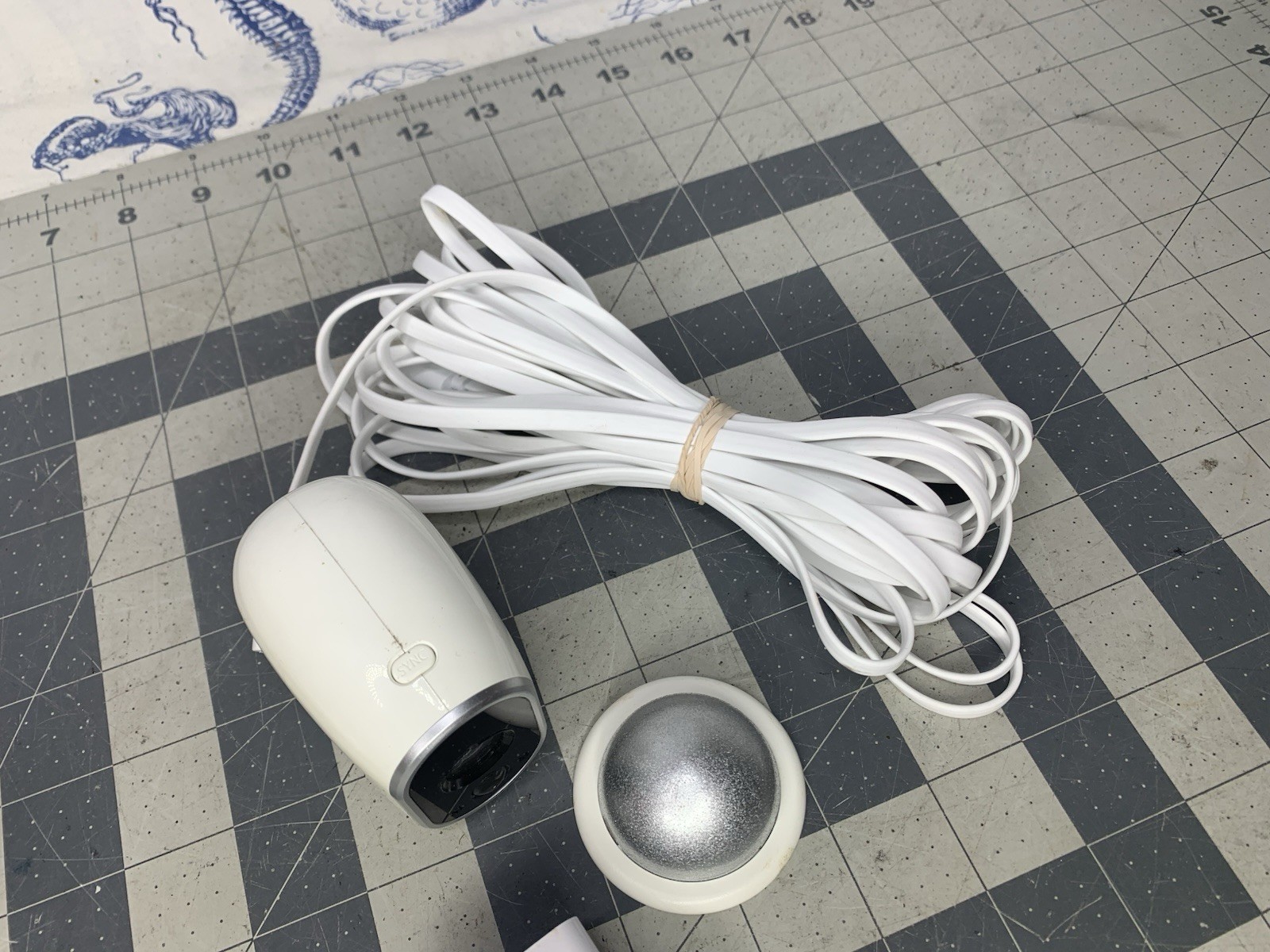 Arlo Camera Single Wireless Indoor/Outdoor Camera VMC3030 w mount And Long Cable