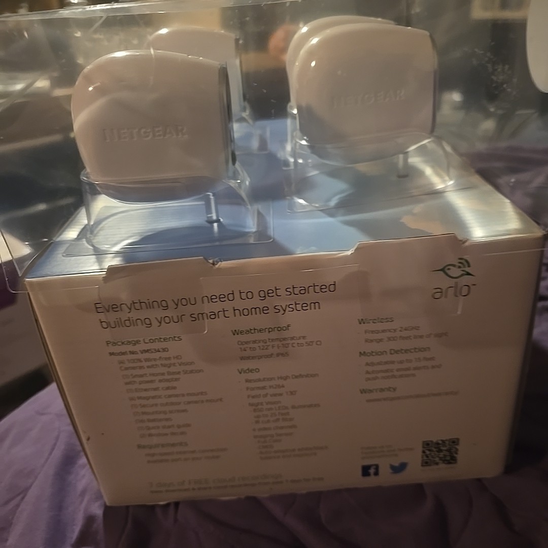 NEW Netgear Arlo Wireless 4 Camera Security System w/Base Station VMS3430-100NAS