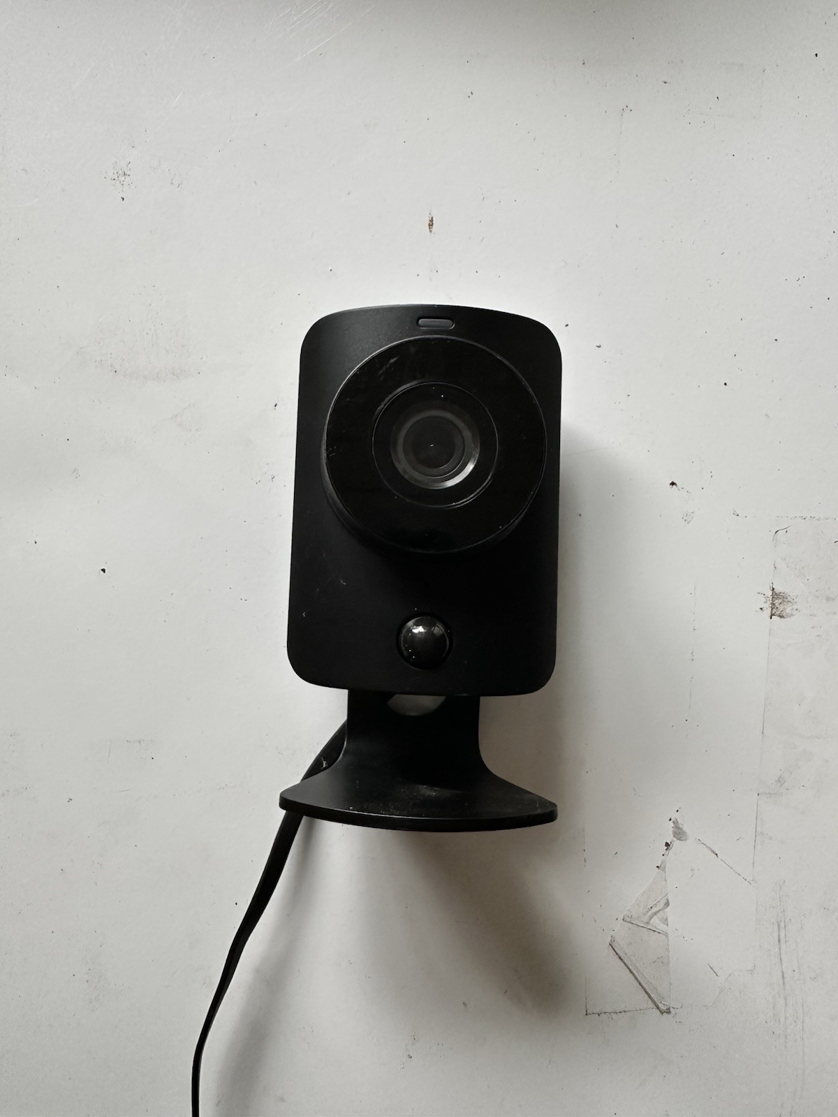 SimpliSafe SimpliCam SSCM2 1080p Indoor Security Camera – Used, Fully Functional