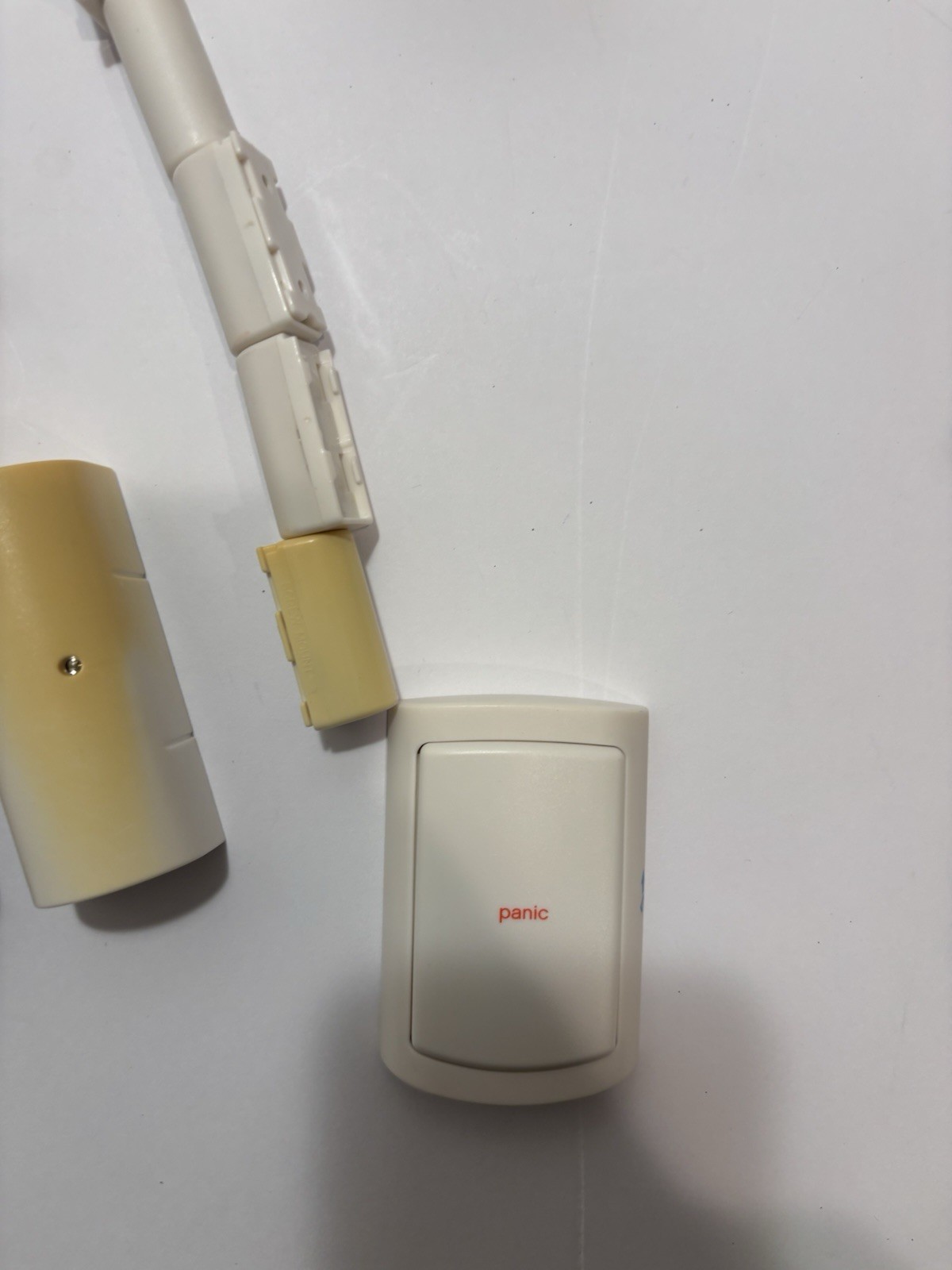 SimpliSafe Wireless 1st Generation Home Security Alarm System Bundle