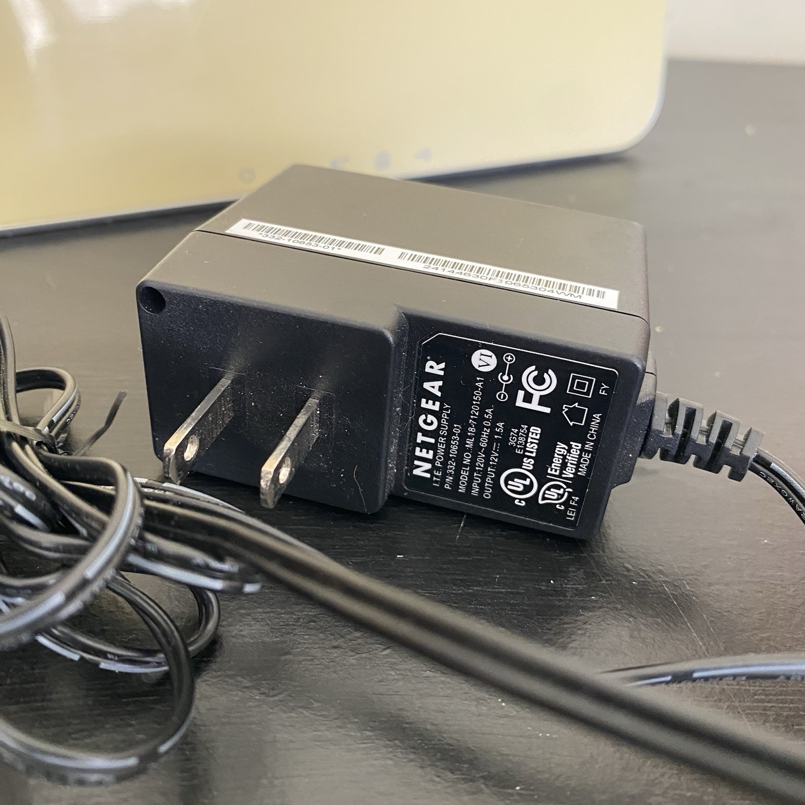 NETGEAR VMB3000 Arlo Base Station with Power Adapter